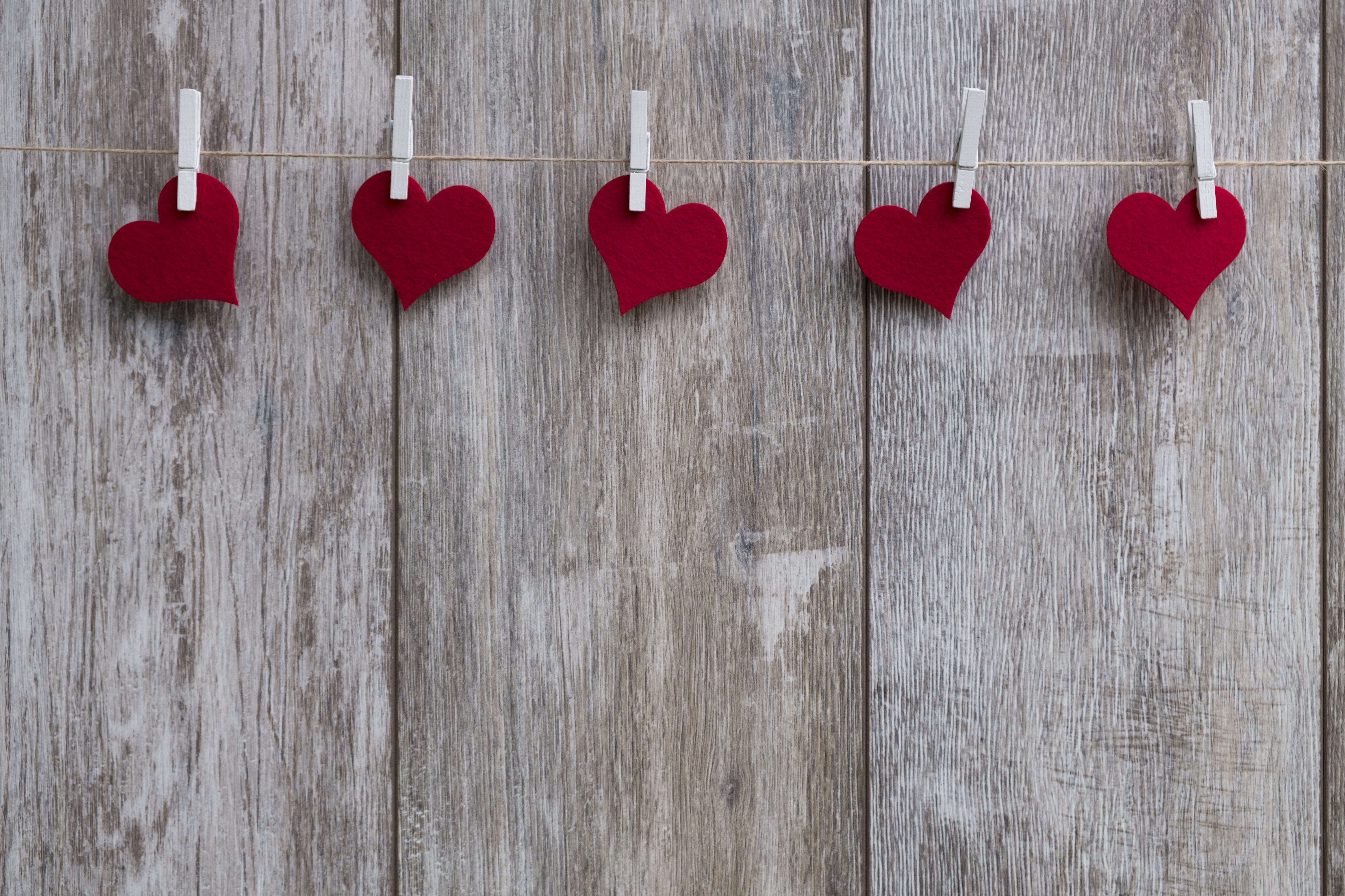 textured, photo, christmas decoration, red, heart, holiday, decoration, in a row, wood - material, clothes peg, coupon, emotion, christmas, clothes line, HD Wallpaper