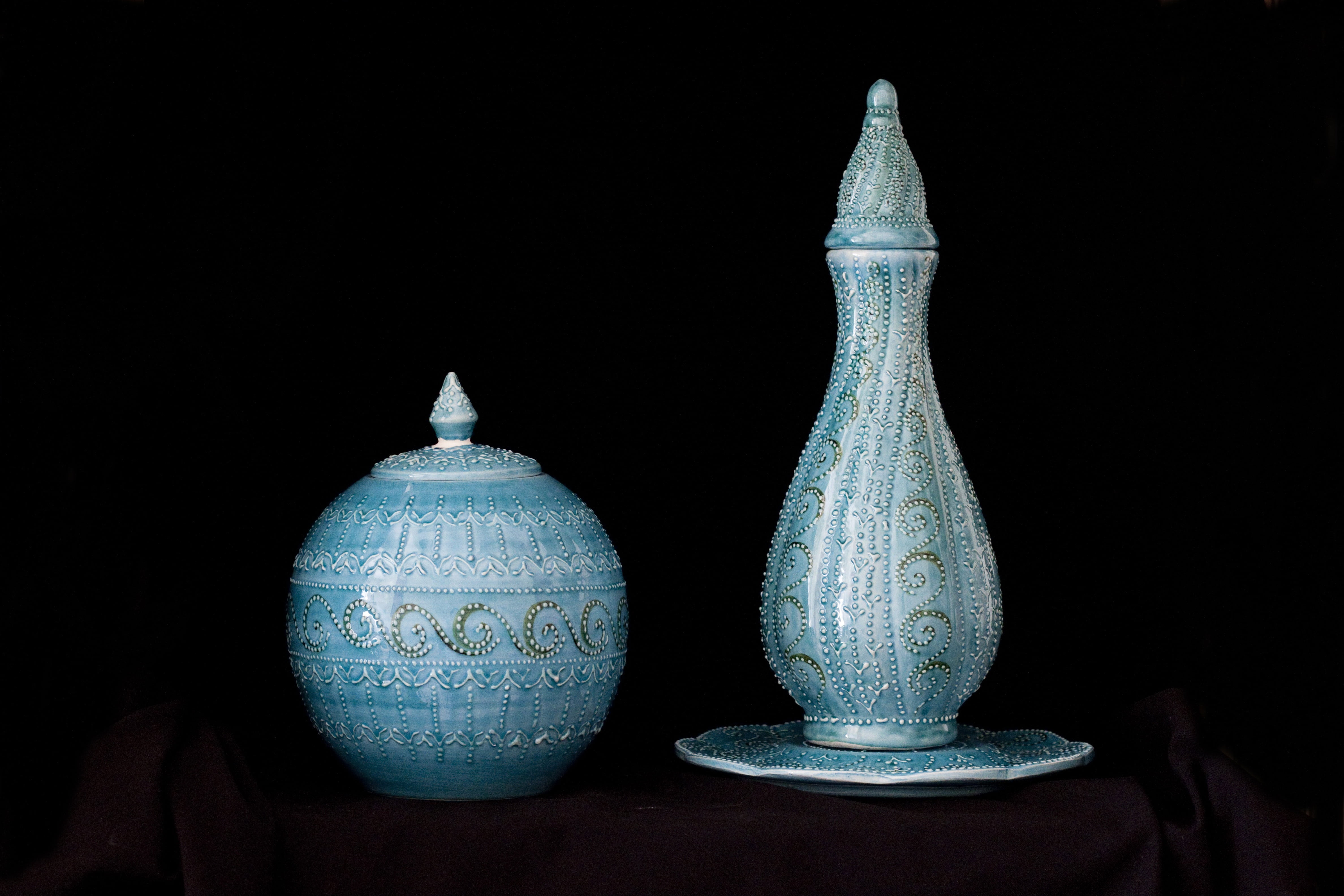 two, close-up, design, no people, antique, increased, 4K, hare tile, bowl, pottery, handicrafts, blue, two objects, black background, vase, decoration, HD Wallpaper