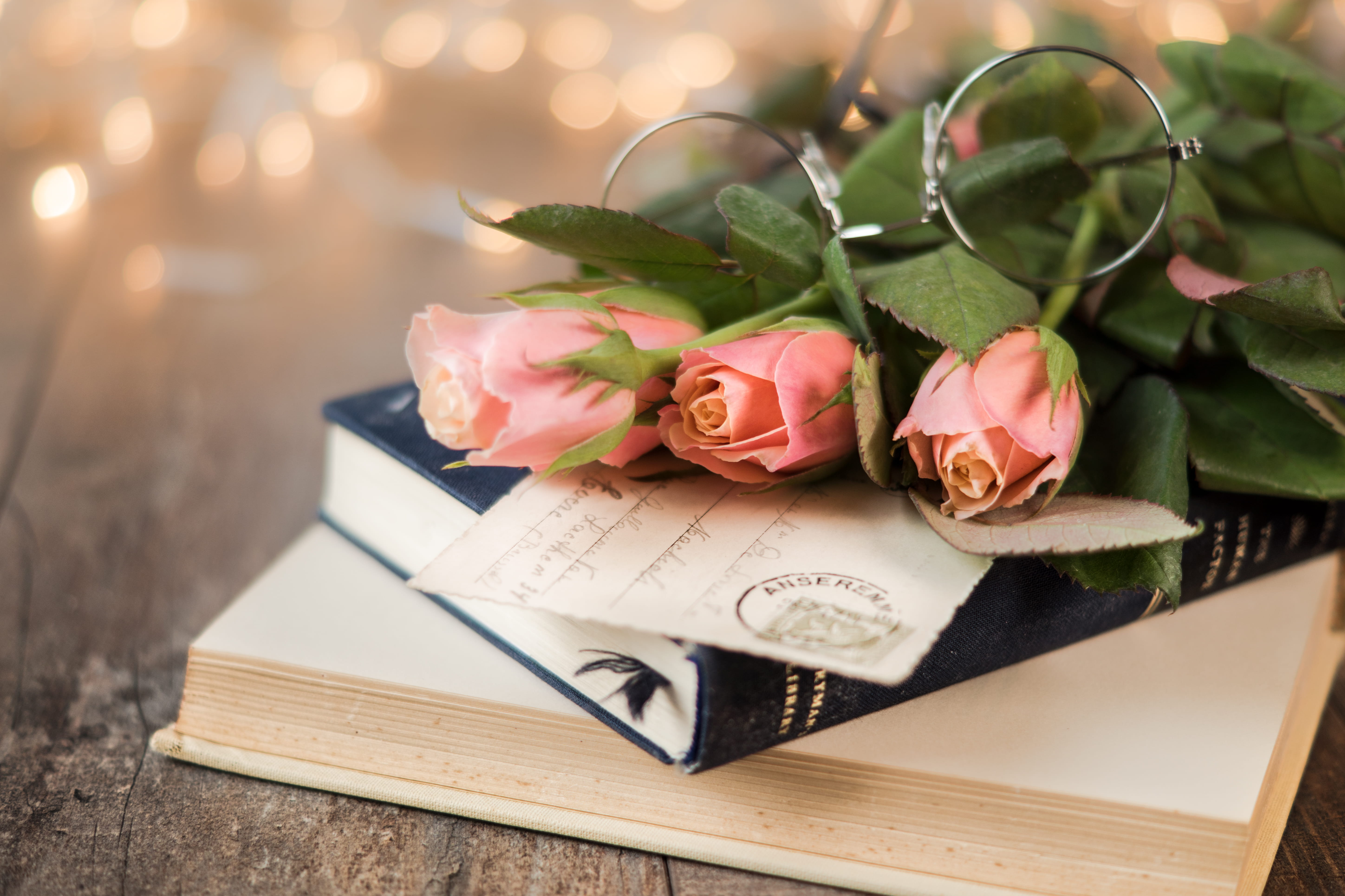 vulnerability, pink roses, nature, leaf, books, flower arrangement, beautiful, rose, anniversary, 5K, vintage, celebration, close-up, bouquet, plant part, HD Wallpaper