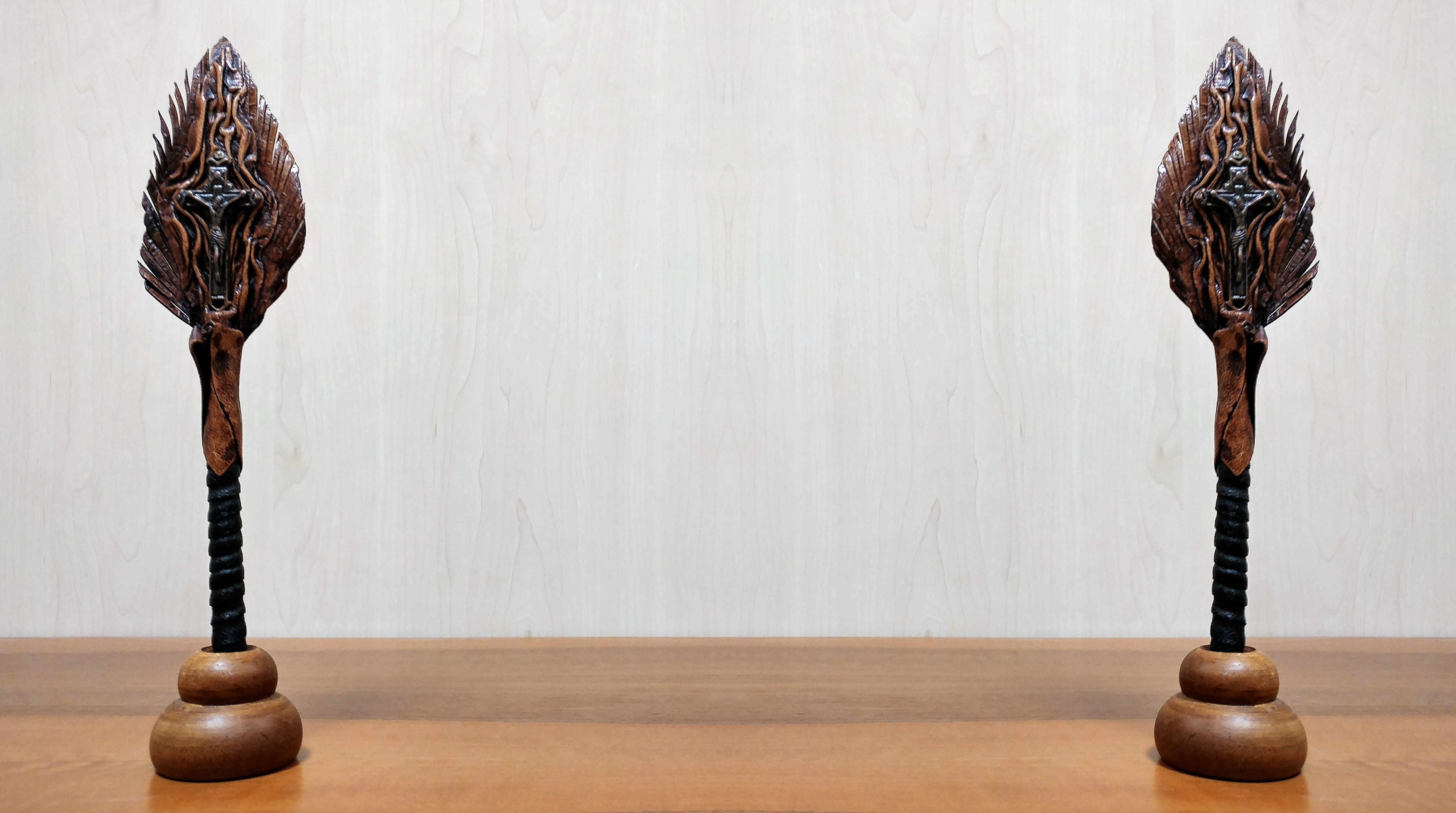 wood grain, note, no people, stylus, furniture, desk, ball pen, table, to write, leather, skin, pencil, close-up, wood, biro, pen, map, feathers, book, HD Wallpaper