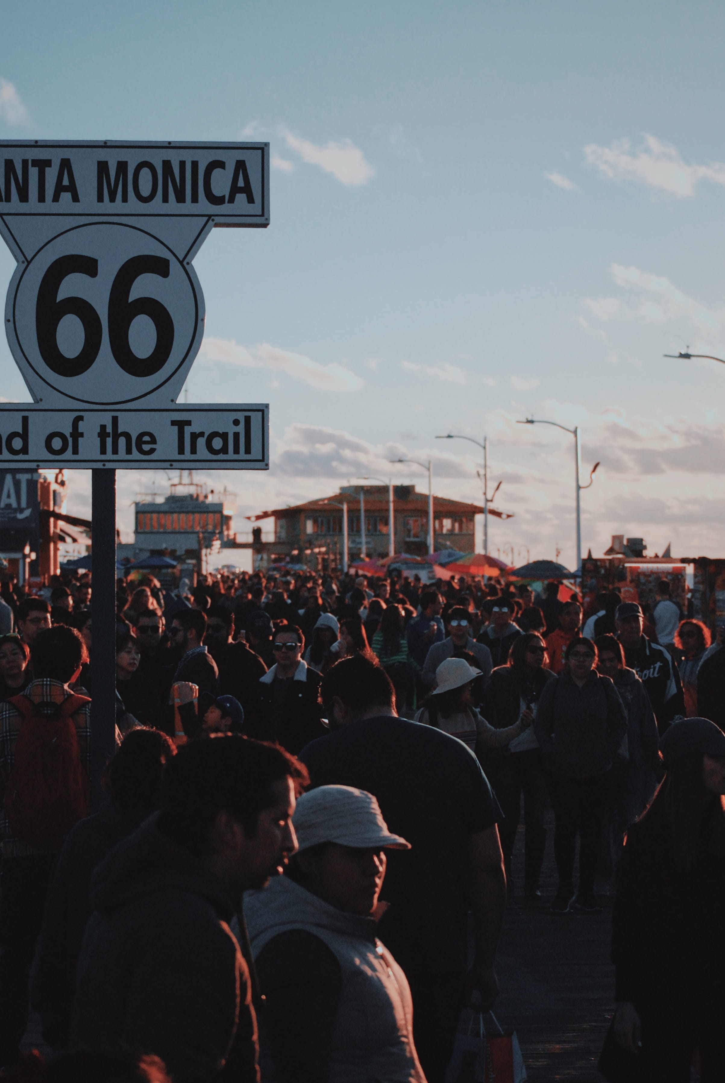 person, accessories, accessory, parade, baseball cap, architecture, lifestyles, people, cap, audience, apparel, protestor, human, group of people, 2K, Phone HD Wallpaper