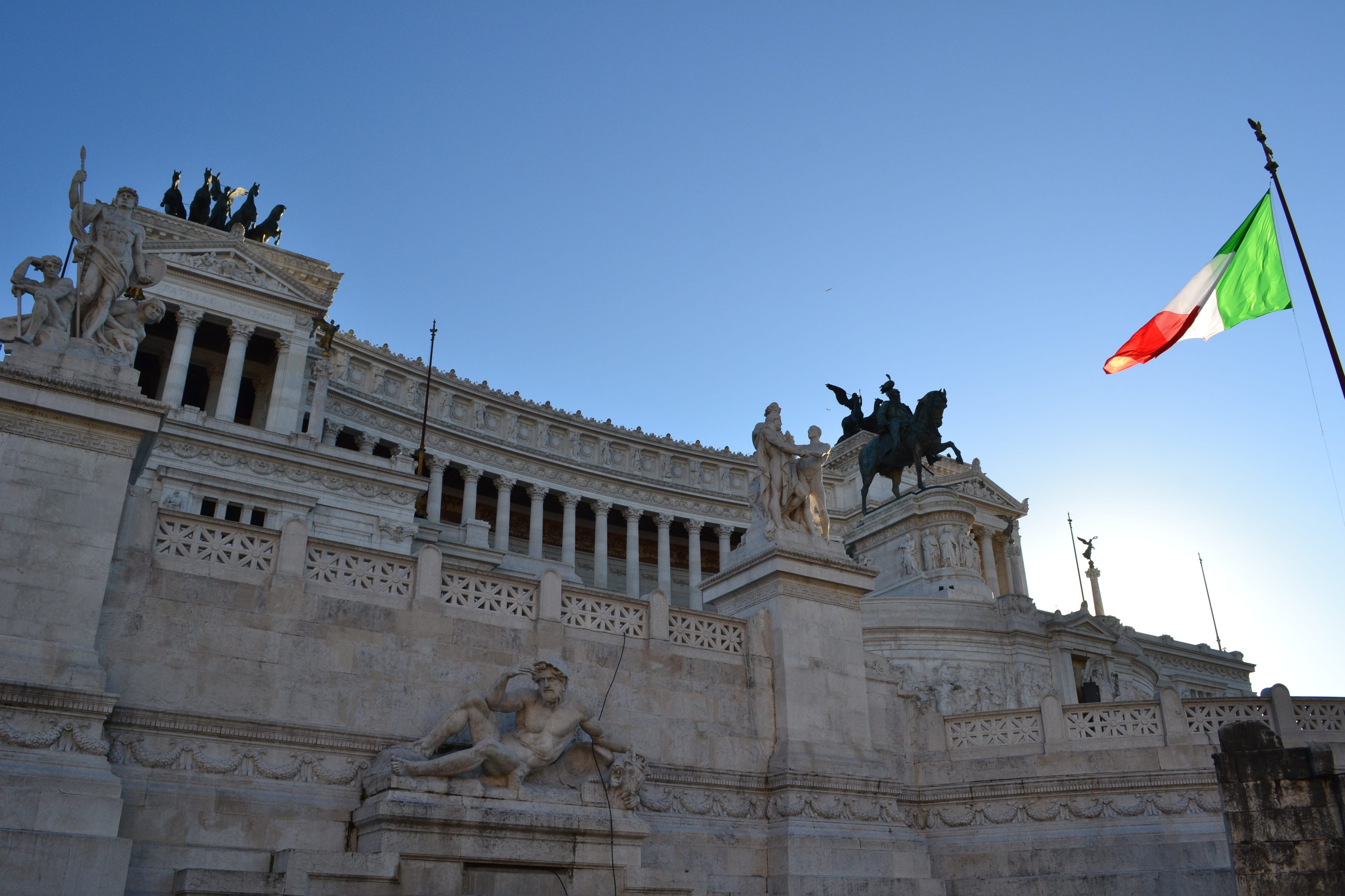 travel destinations, built structure, palace, sculptures, outdoors, statue, clear sky, italian, city, Rome, columns, travel, art and craft, architecture, HD Wallpaper