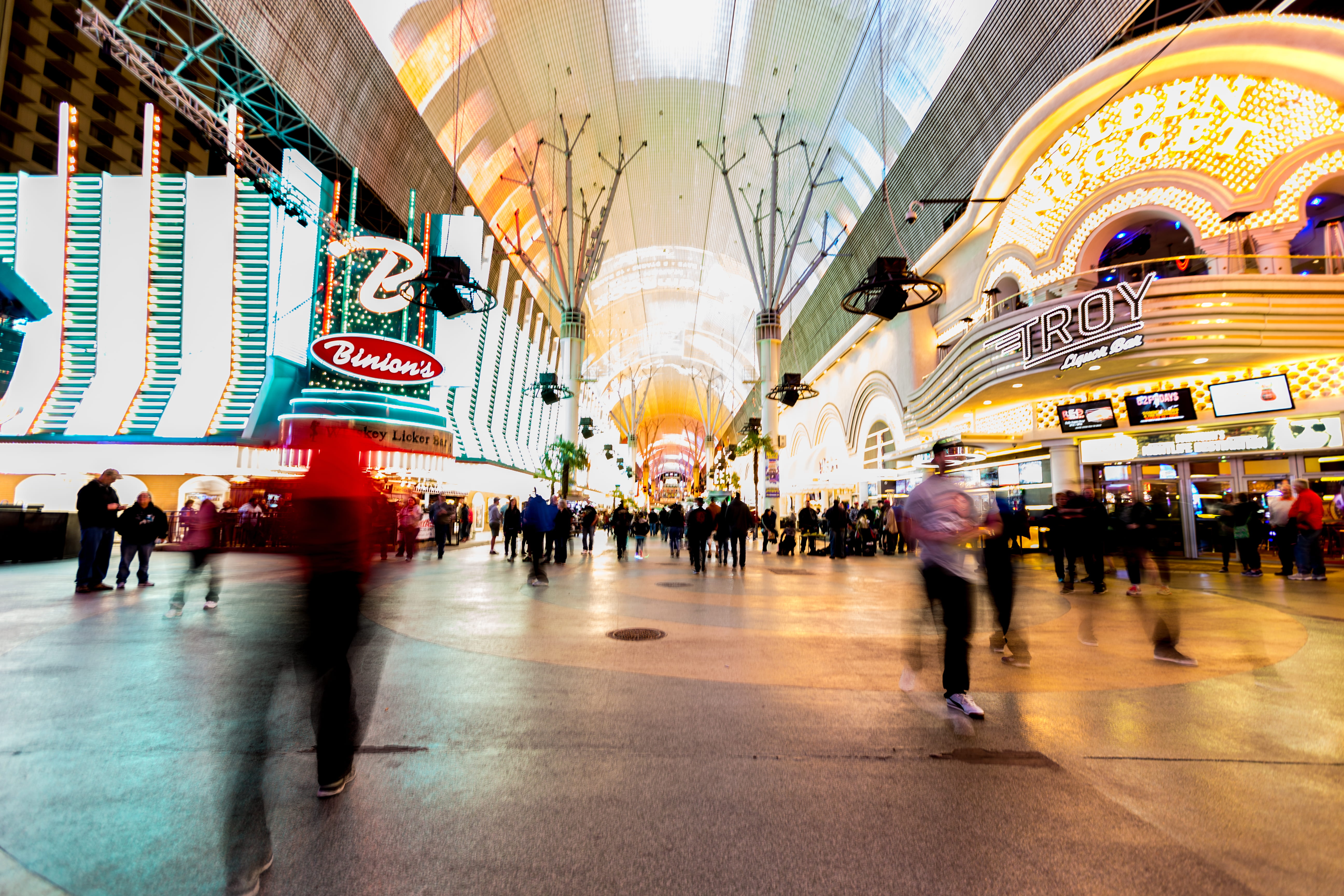 indoors, consumerism, men, shopping mall, walking, motion, ceiling, fremont, people, arch, 5K, group of people, building, flooring, crowd, city life, city, HD Wallpaper