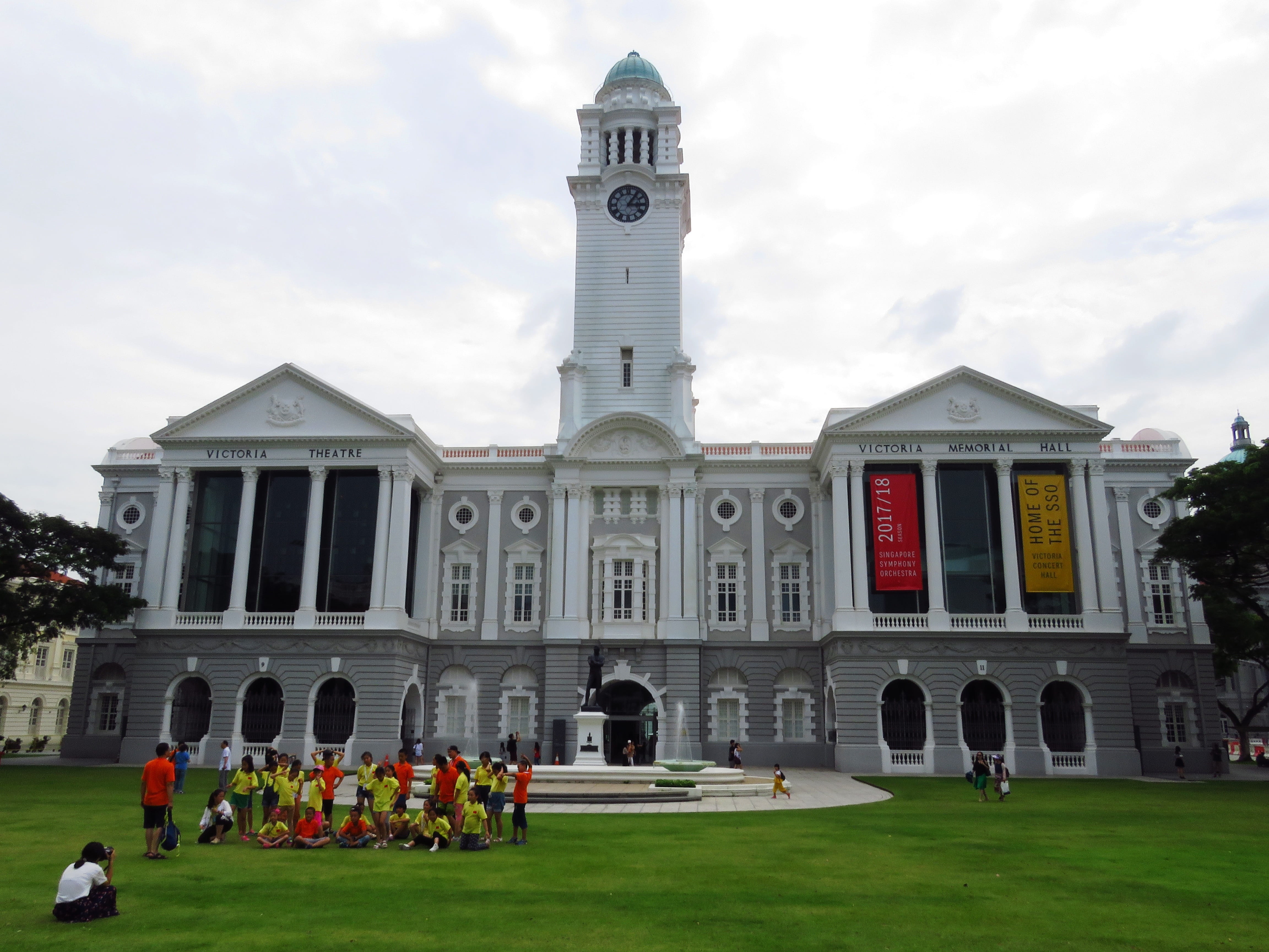 belief, architecture, Singapore, modern, men, exterior, outdoors, blue, spirituality, city, Building, travel, tourism, center, business, City Hall, religion, HD Wallpaper
