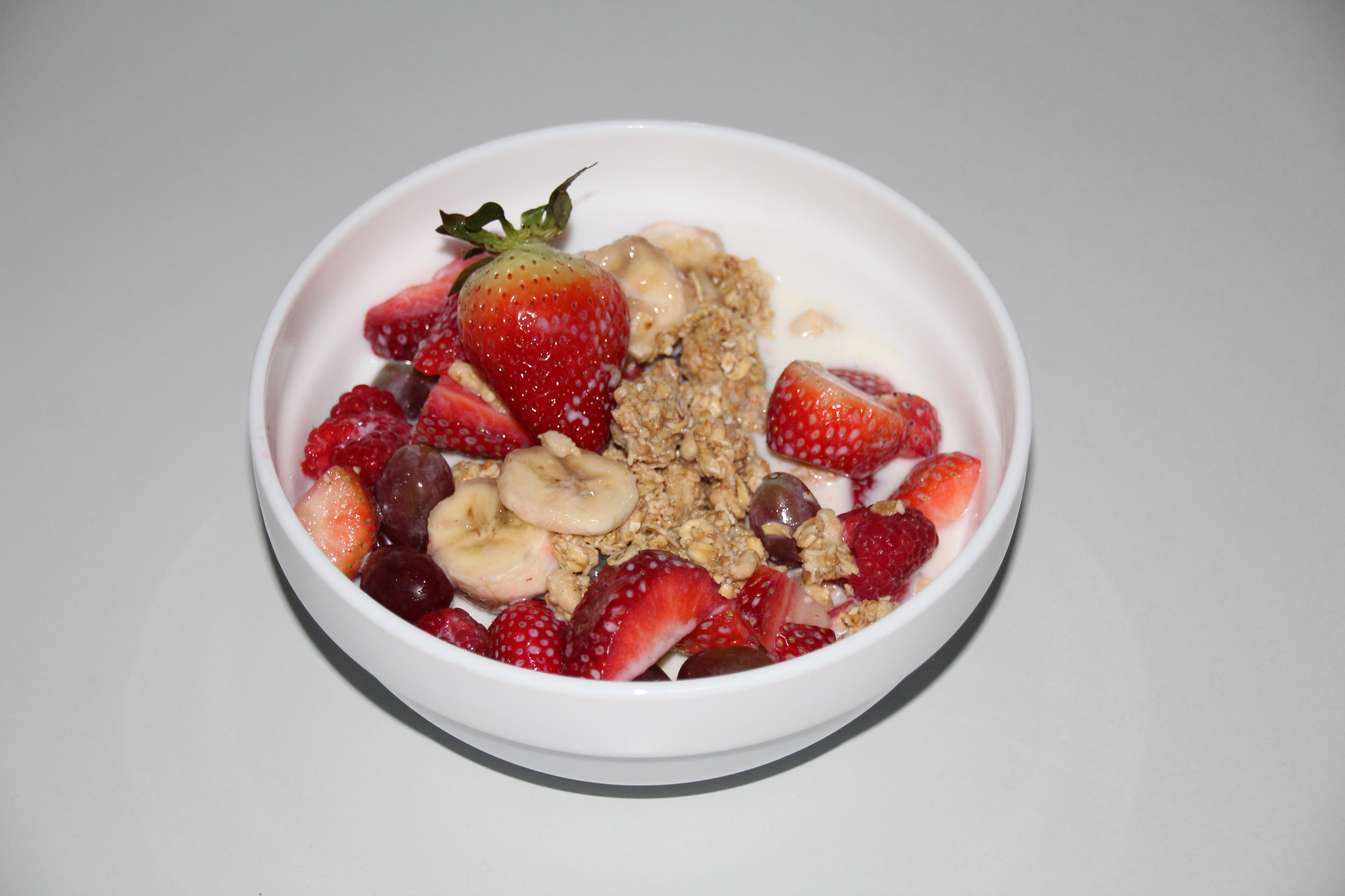 meal, healthy lifestyle, breakfast, indoors, studio shot, cereals, cut out, 5K, freshness, eat, bowl, food and drink, porridge, still life, breakfast cereal, HD Wallpaper