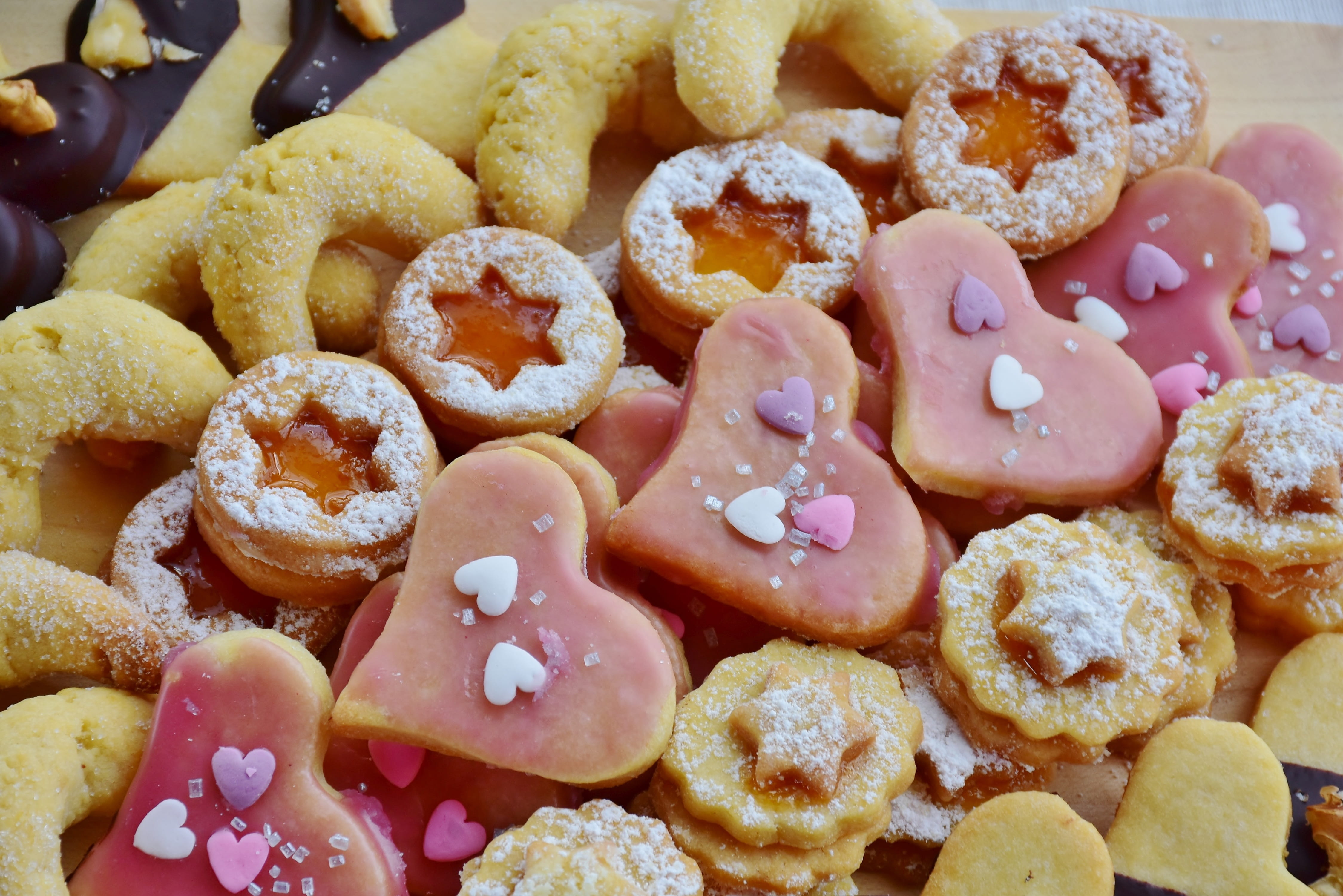 freshness, icing sugar, dessert, full frame, cookies, close-up, indoors, pastries, christmas, dough, sweet food, vanilla, butter, indulgence, kitchen, powdered sugar, HD Wallpaper