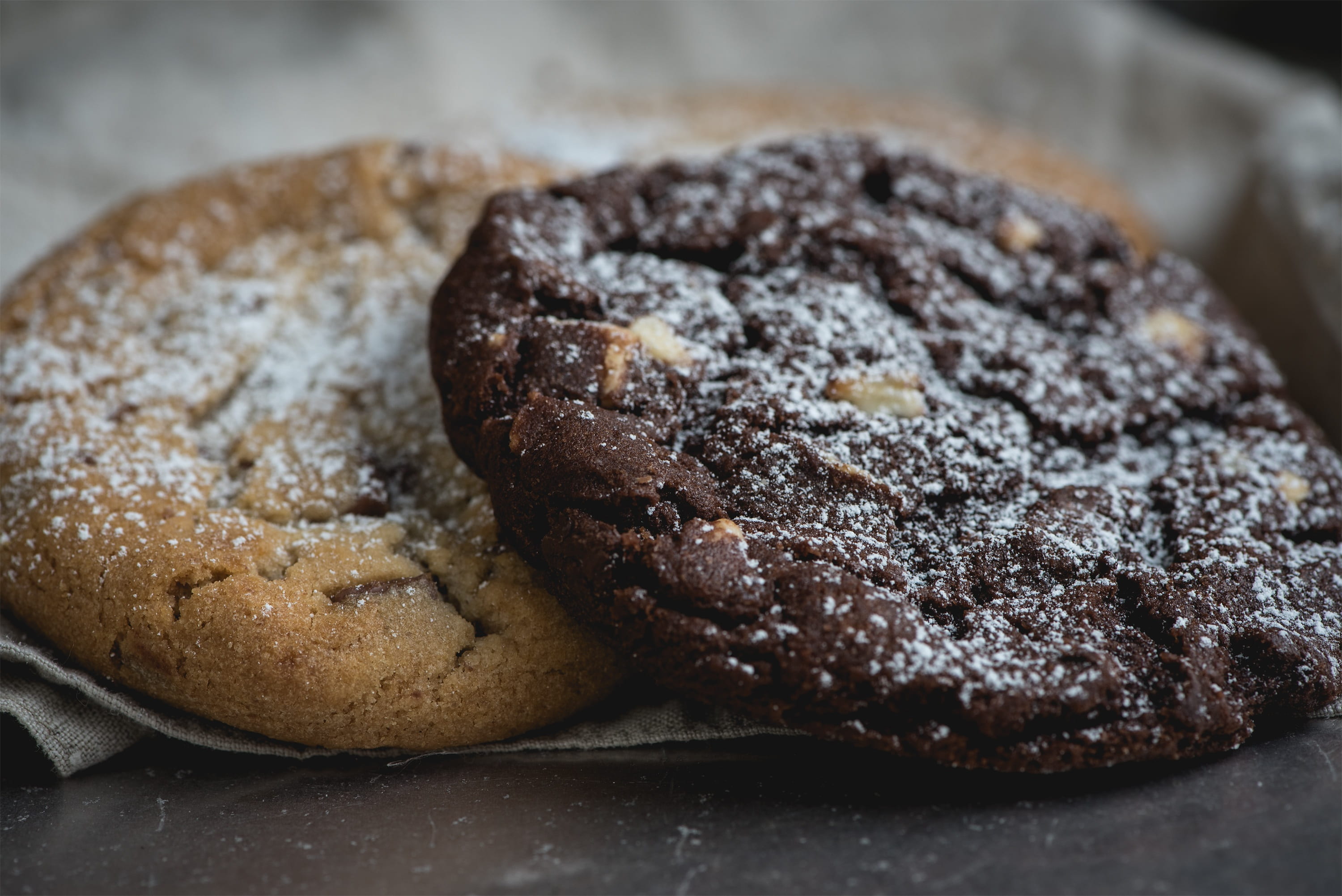 close, food and drink, pastries, close-up, edible, 2K, calories, snack, rustic, healthy eating, crispy, ready-to-eat, bakery, chocolate, no people, baked goods, HD Wallpaper