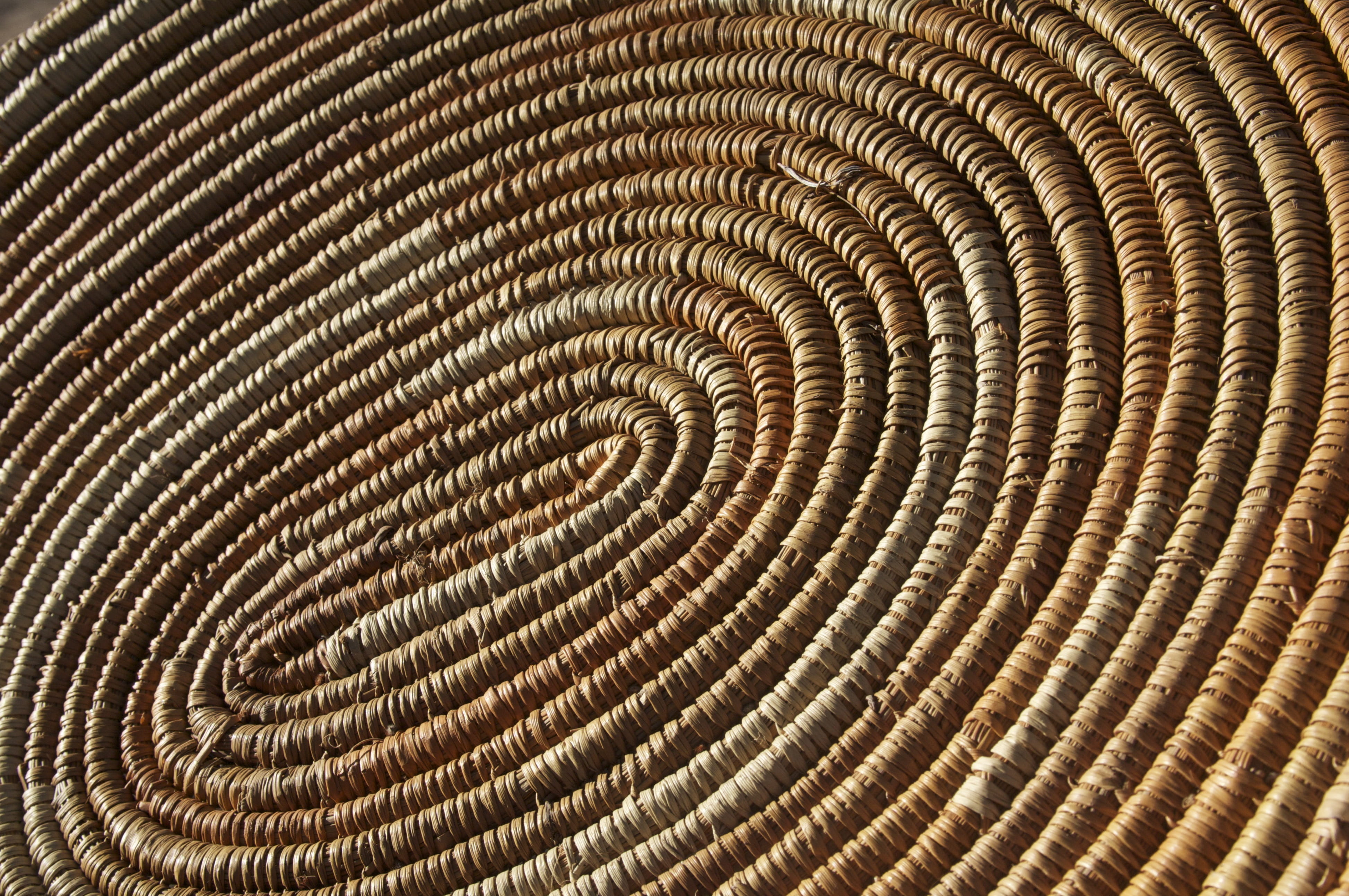 rusty, Braided, the past, metal, close-up, day, backgrounds, surface, history, high angle view, texture, concentric, design, Basket, wicker, no people, HD Wallpaper