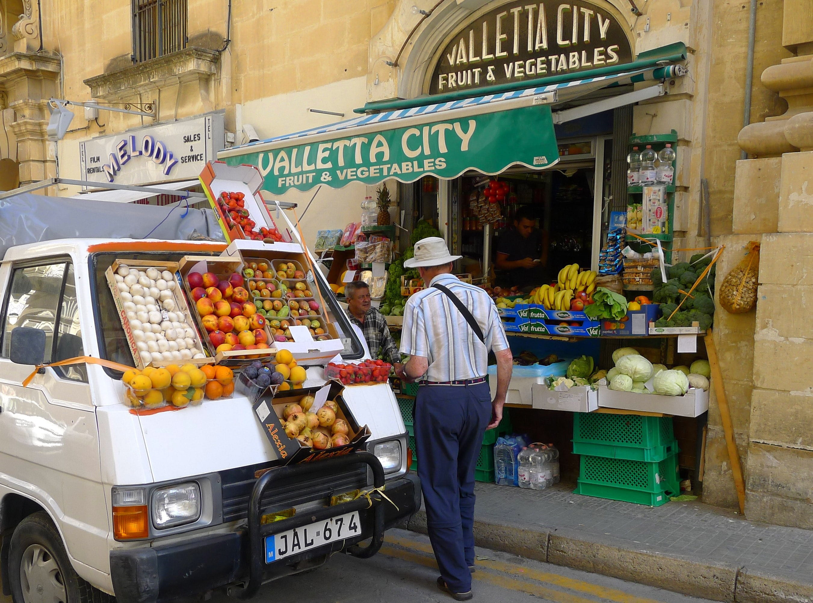 small business, music, mediterranean, travel, Business, frisch, citrus fruits, food, market, standing, Malta, fruits, one person, city, building exterior, HD Wallpaper
