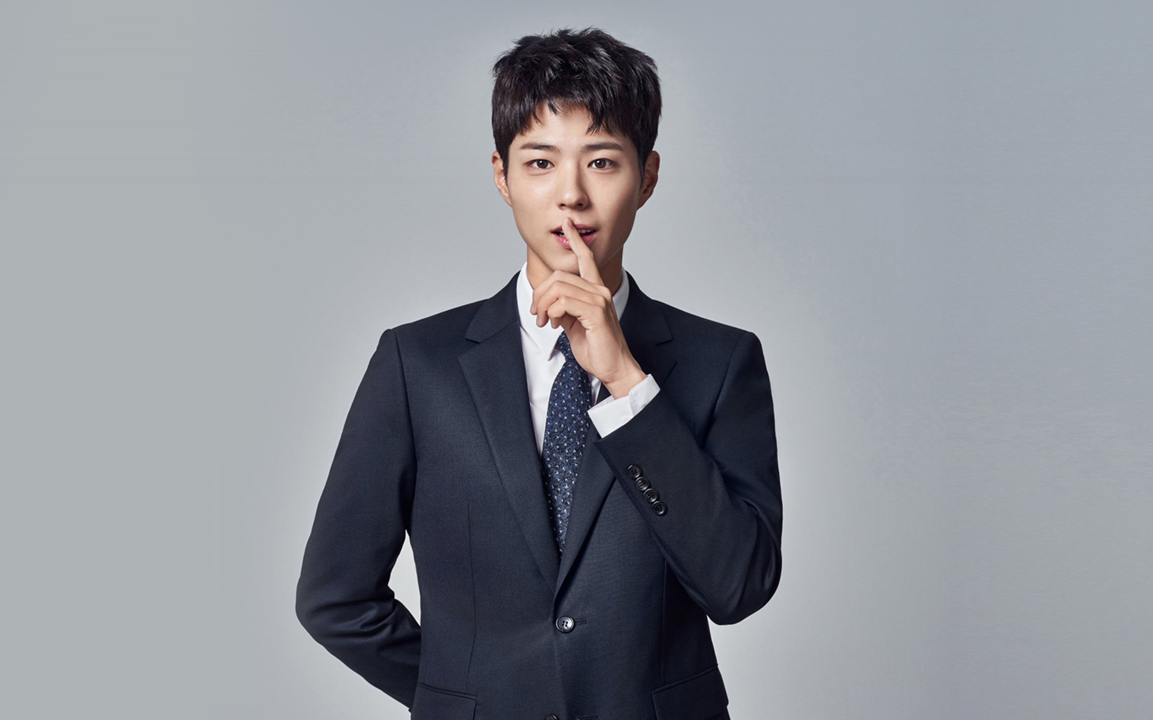 front view, mouth open, gray background, bogum, adult, businessman, portrait, full suit, suit, studio shot, park, standing, men, 4K, waist up, indoors, HD Wallpaper