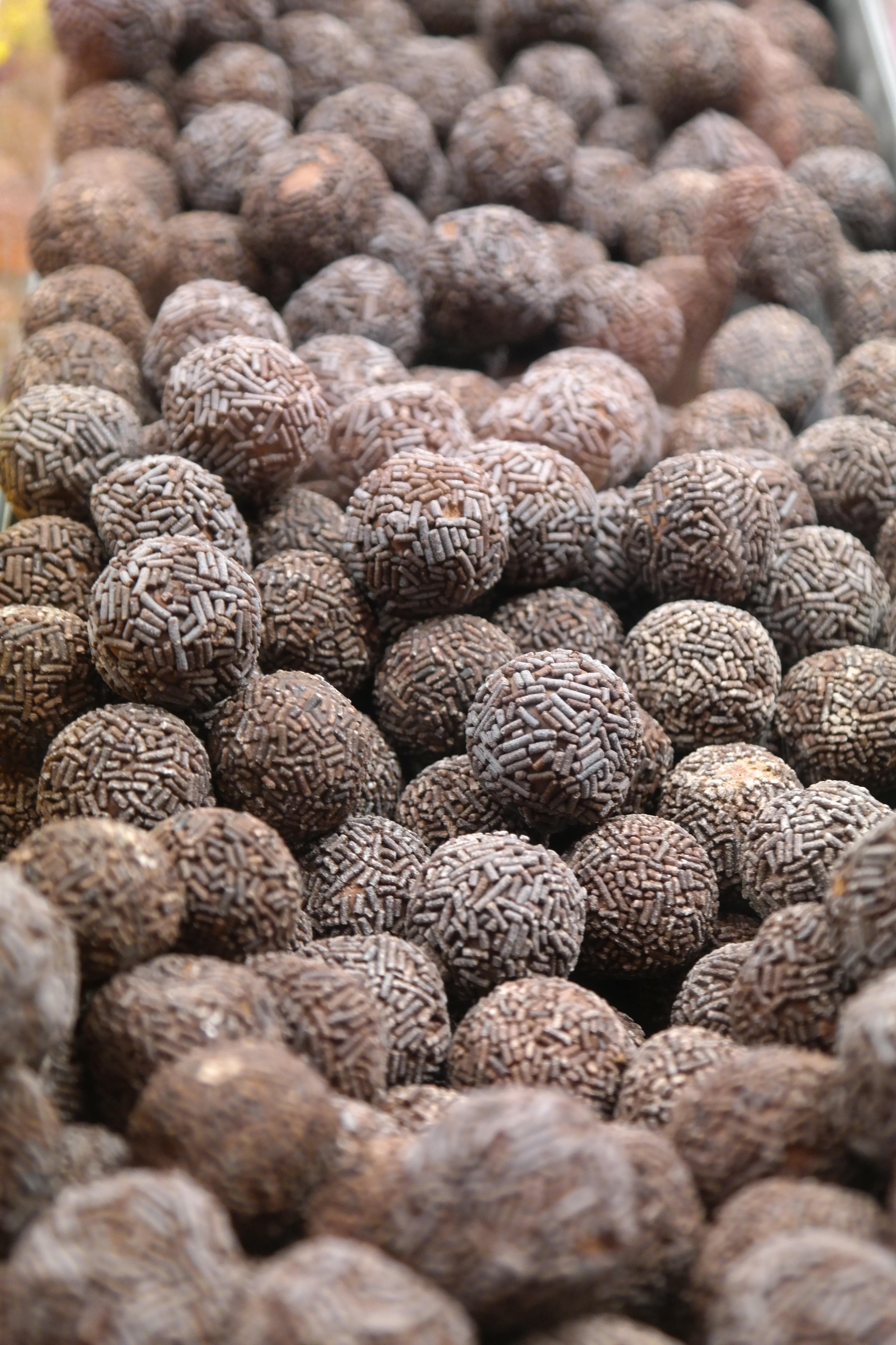 cocoa, fair, nibble, delicious, dried food, healthy eating, punch ball, backgrounds, no people, truffle, wellbeing, rum balls, sugar, full frame, confectionery, Phone HD Wallpaper