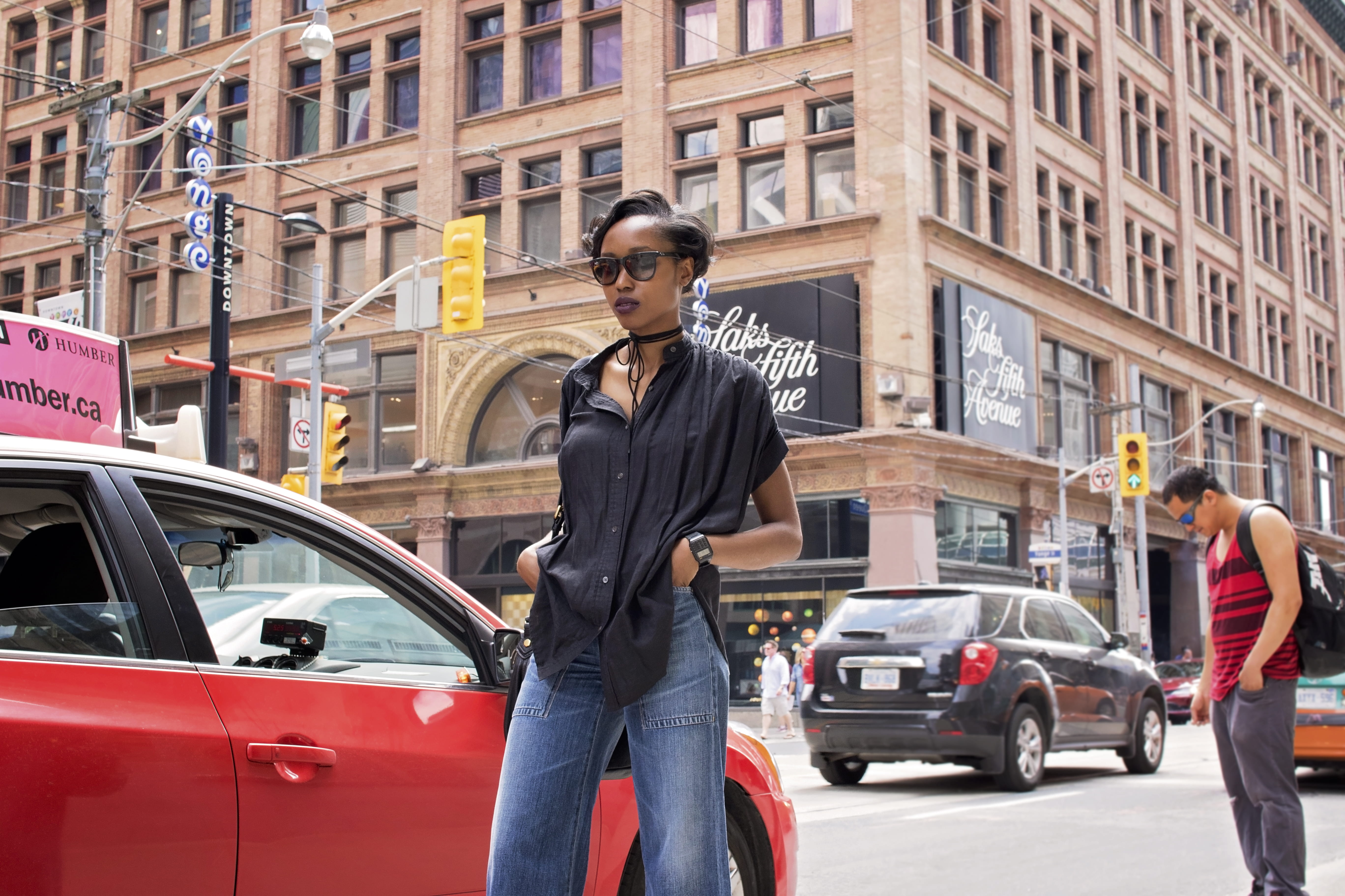 three quarter length, woman, standing, city life, one person, store, walking, daytime, concrete, land vehicle, young men, architecture, built structure, HD Wallpaper