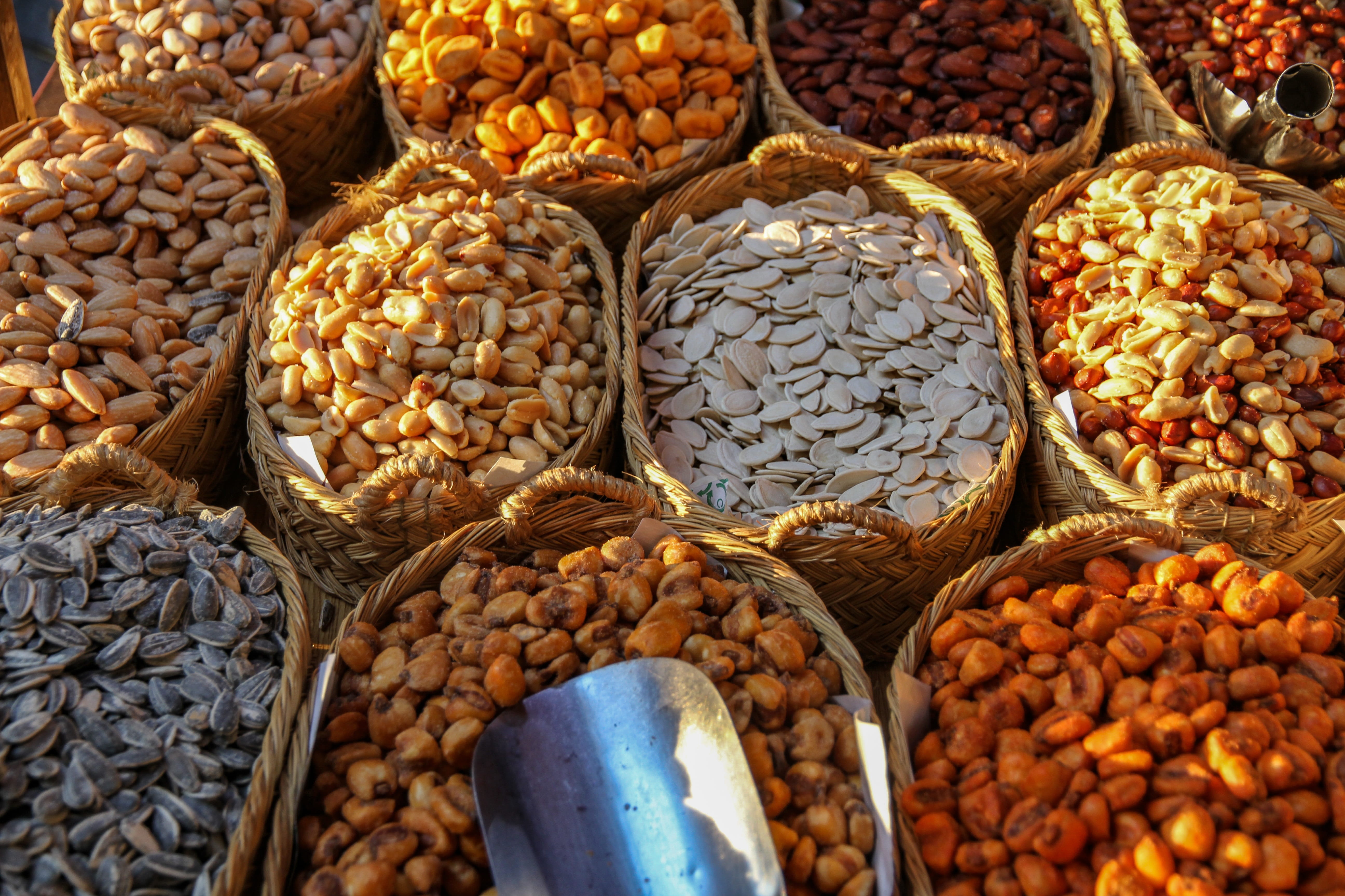 5K, food, backgrounds, peanuts, nuts, sale, roasted, italy, healthy eating, no people, market stall, sunflower seeds, food and drink, tasty, full frame, HD Wallpaper