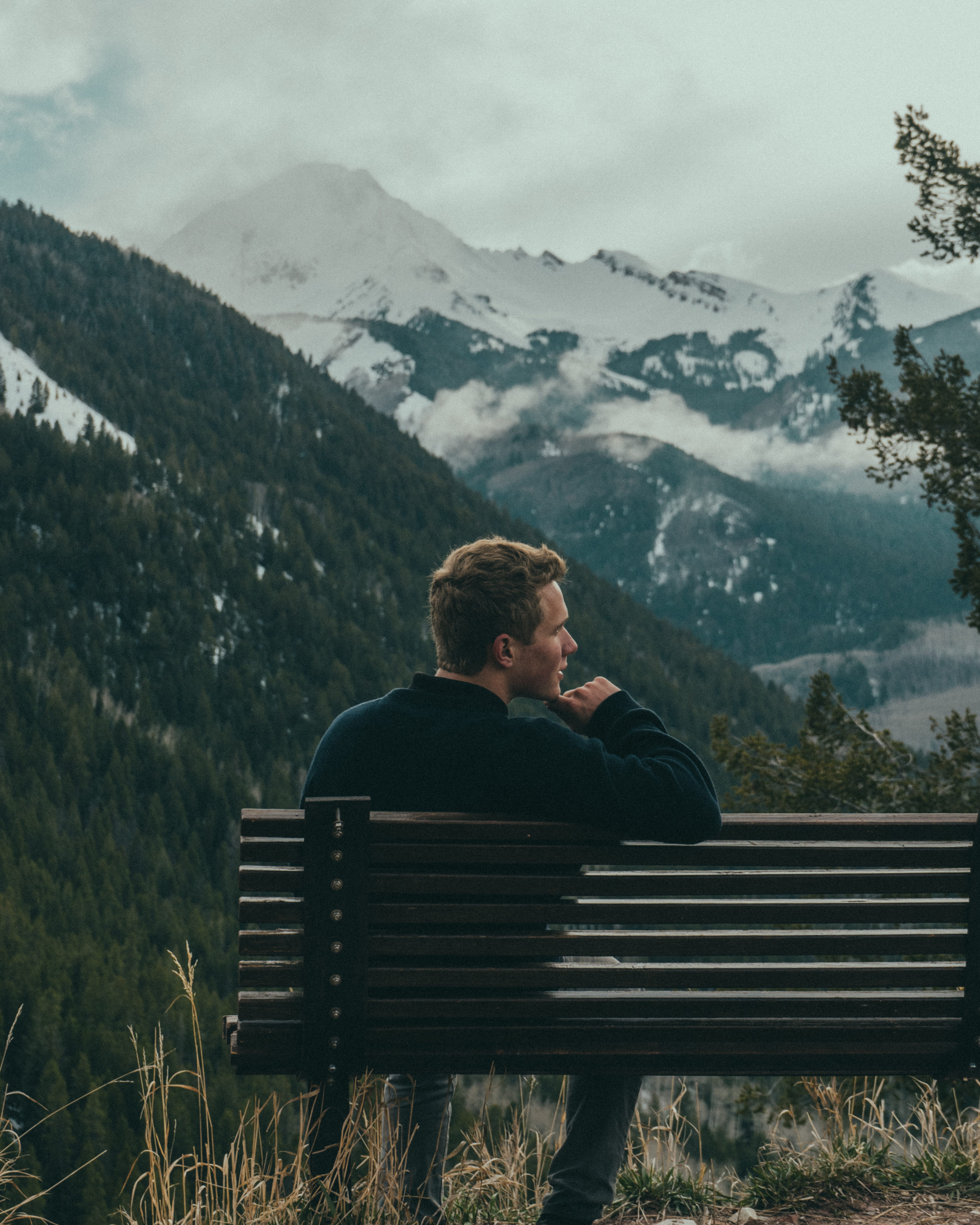 seat, sit, covered, thinking, young men, real people, snowcapped, day, bench, snow, top, nature, mountain, leisure activity, black, couple - relationship, Phone HD Wallpaper