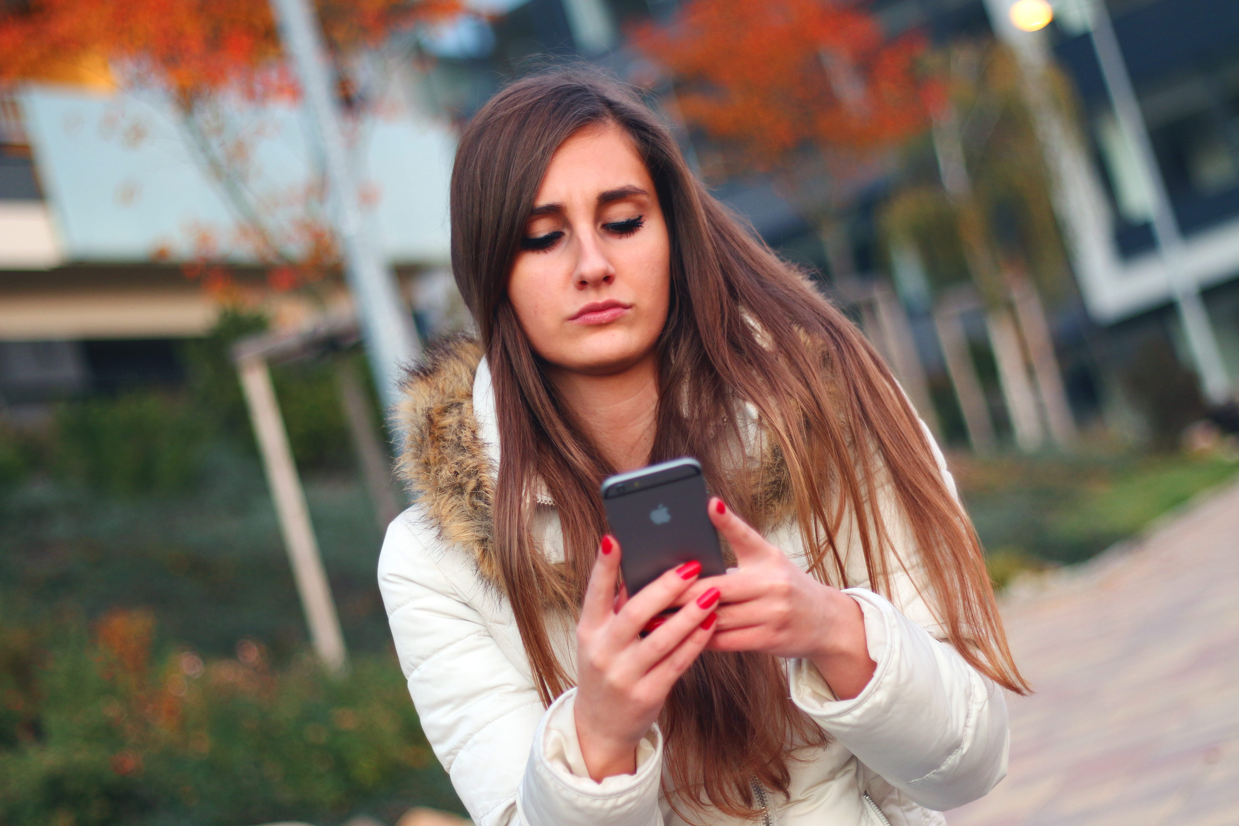 portable information device, mobile phone, young women, technology, focus, teenager, one person, hair, photography, 4K, affair, standing, selective, apple, HD Wallpaper