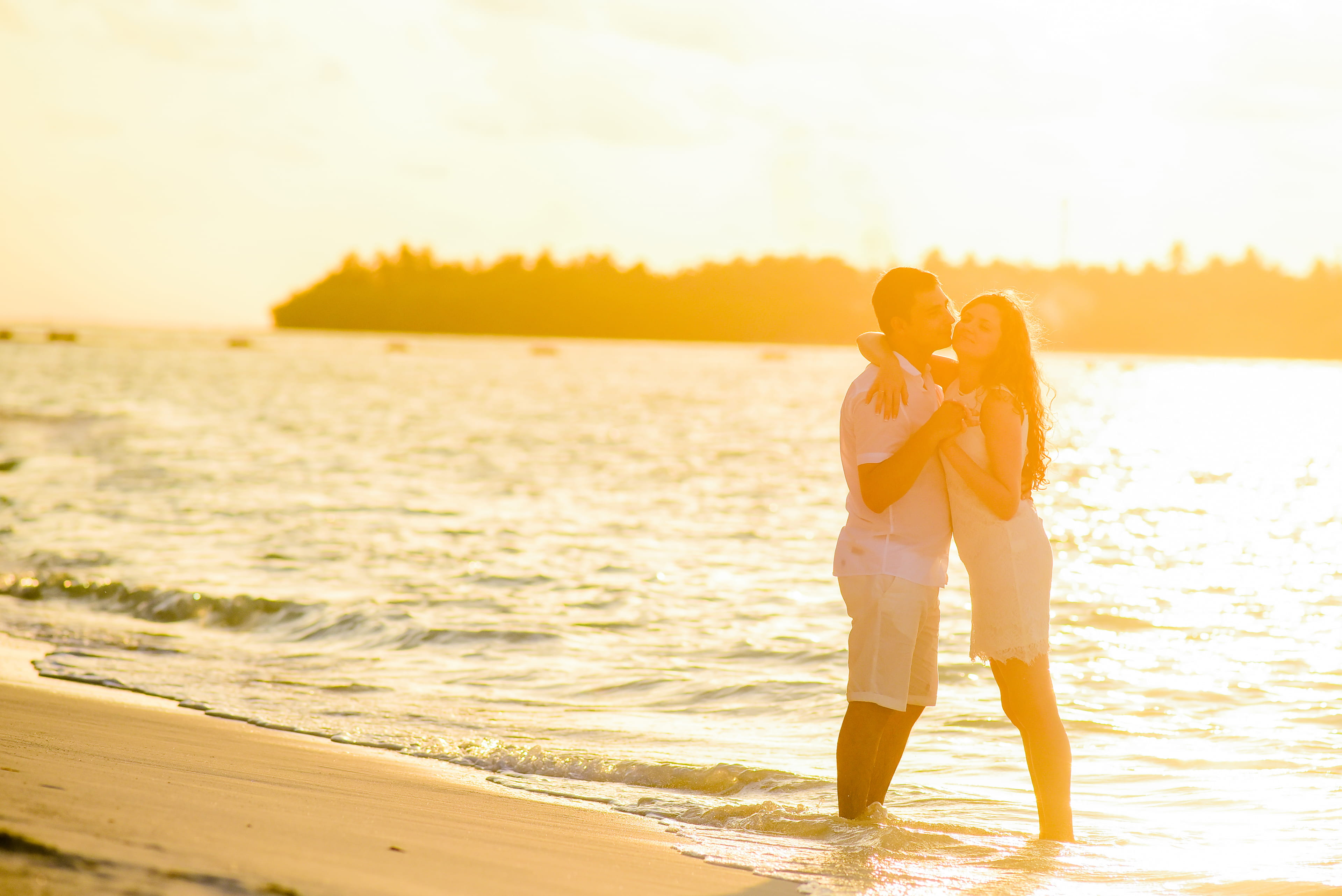 woman, beach, evening, togetherness, happiness, romance, love, summer, land, 4K, heterosexual couple, positive emotion, maldives, wave, couple - relationship, HD Wallpaper