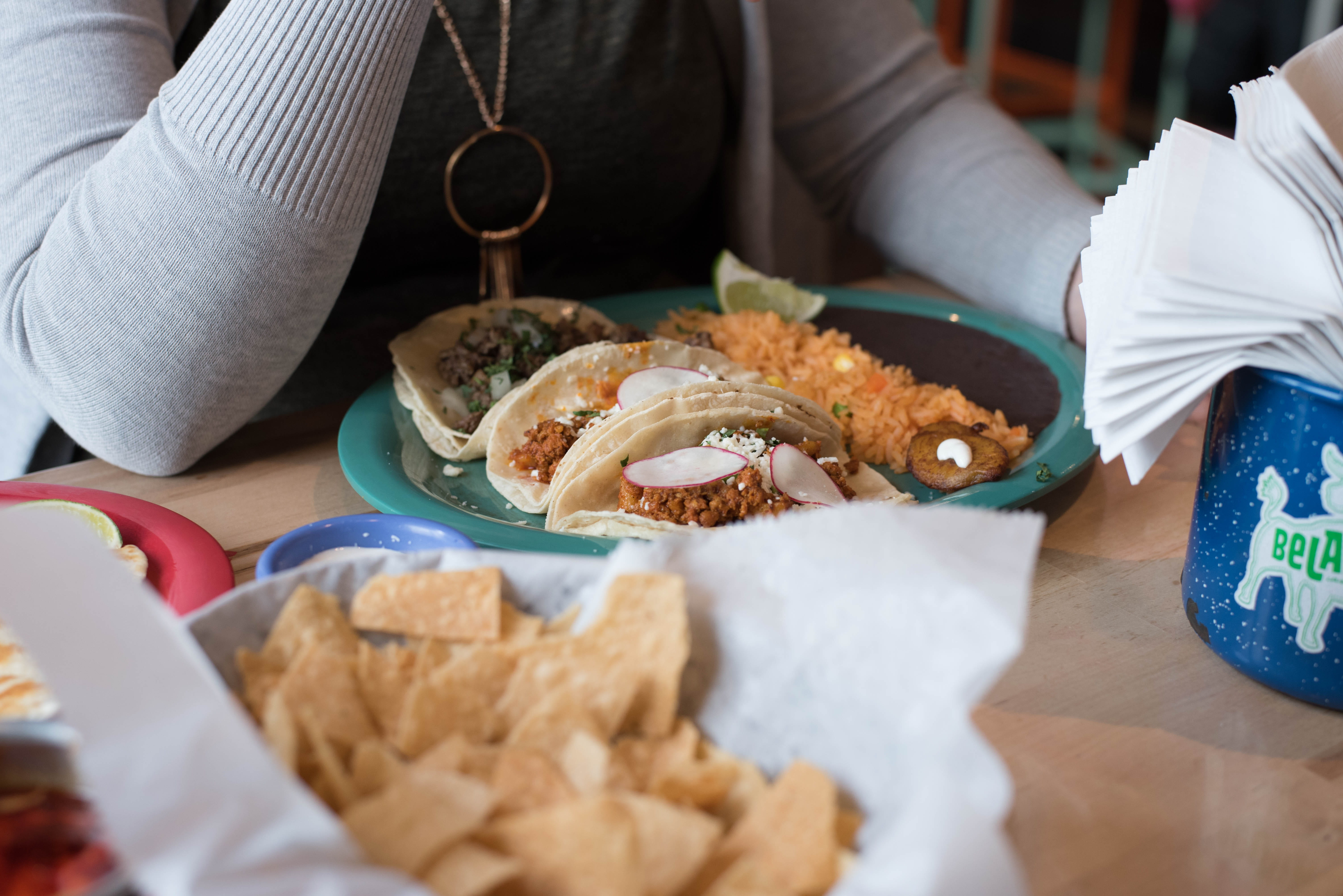 dish, one person, cuisine, wellbeing, lifestyles, table, sitting, mouth-watering, ready-to-eat, hand, food photography, restaurant, meal, food and drink, HD Wallpaper