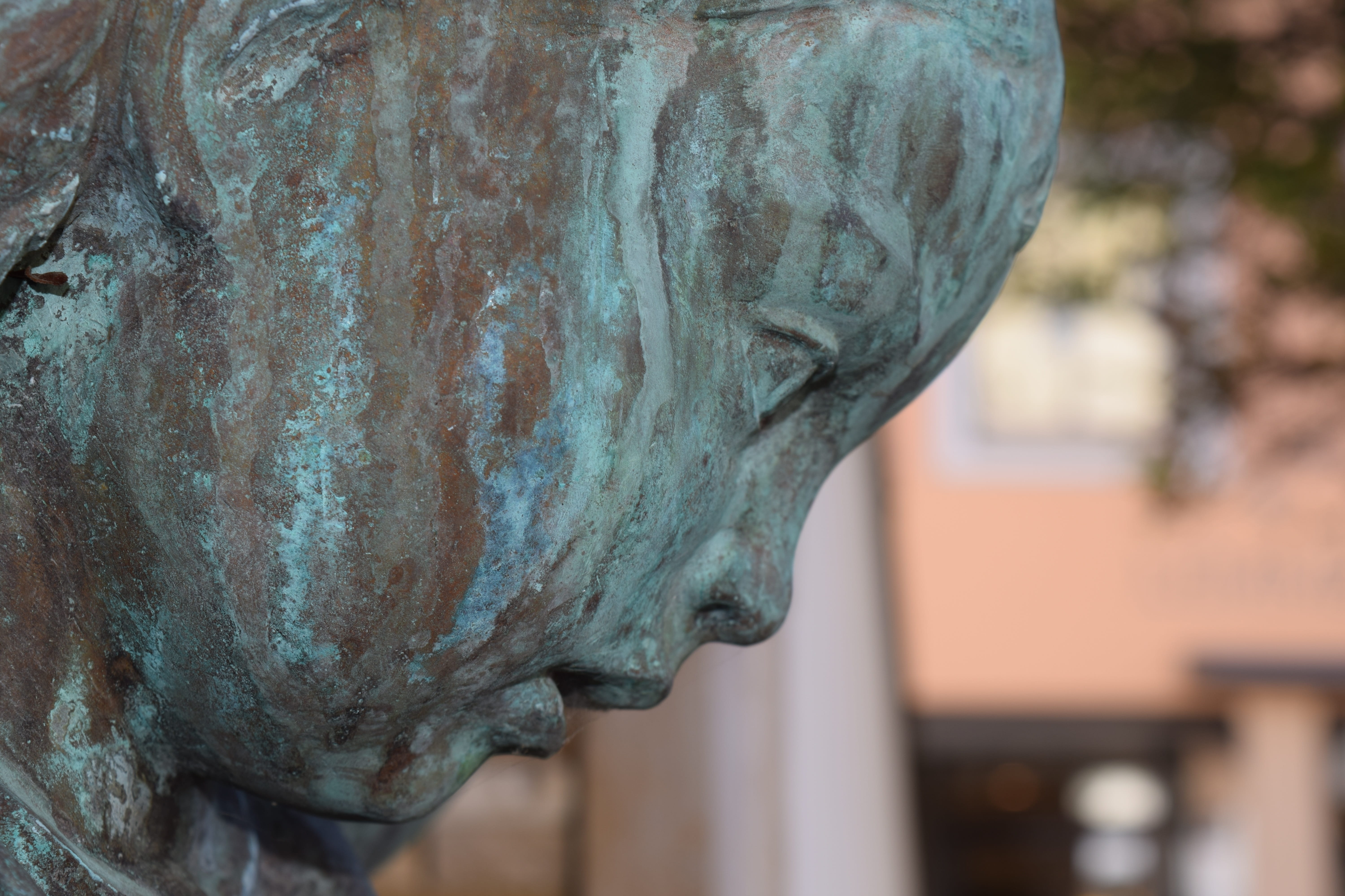 outdoors, damaged, close-up, obsolete, patina, head, rusty, figure, profile, focus on foreground, metal, architecture, old, bronze statue, run-down, deterioration, HD Wallpaper