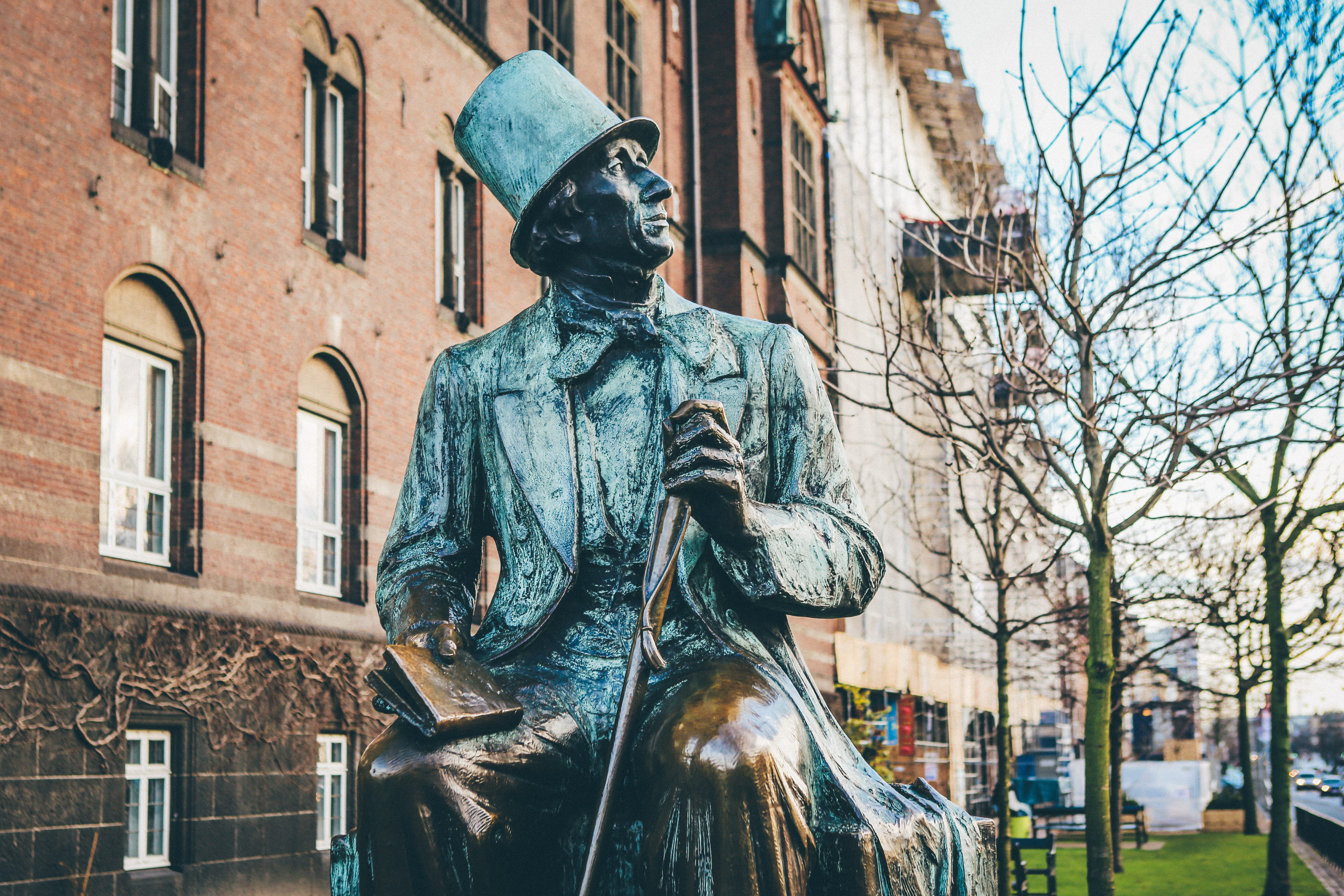 built structure, day, man, 5K, concrete, bare tree, holding, tree, memorial, city, book, hat, human representation, sitting, blue, no people, statue, low angle view, HD Wallpaper