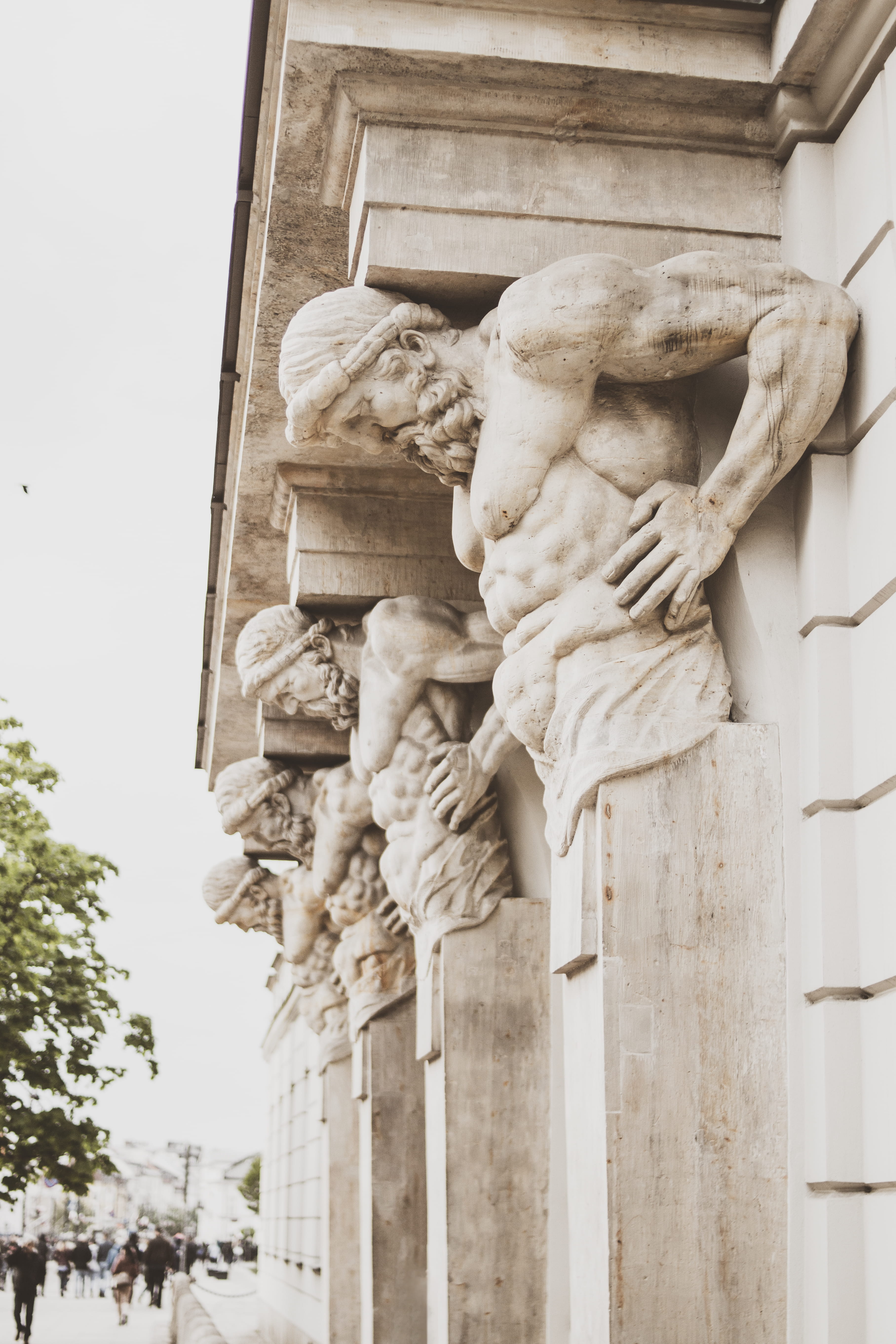 landmark, marble, art and craft, building exterior, man, sculptures, the past, sky, statues, built structure, history, travel destinations, human representation, Phone HD Wallpaper