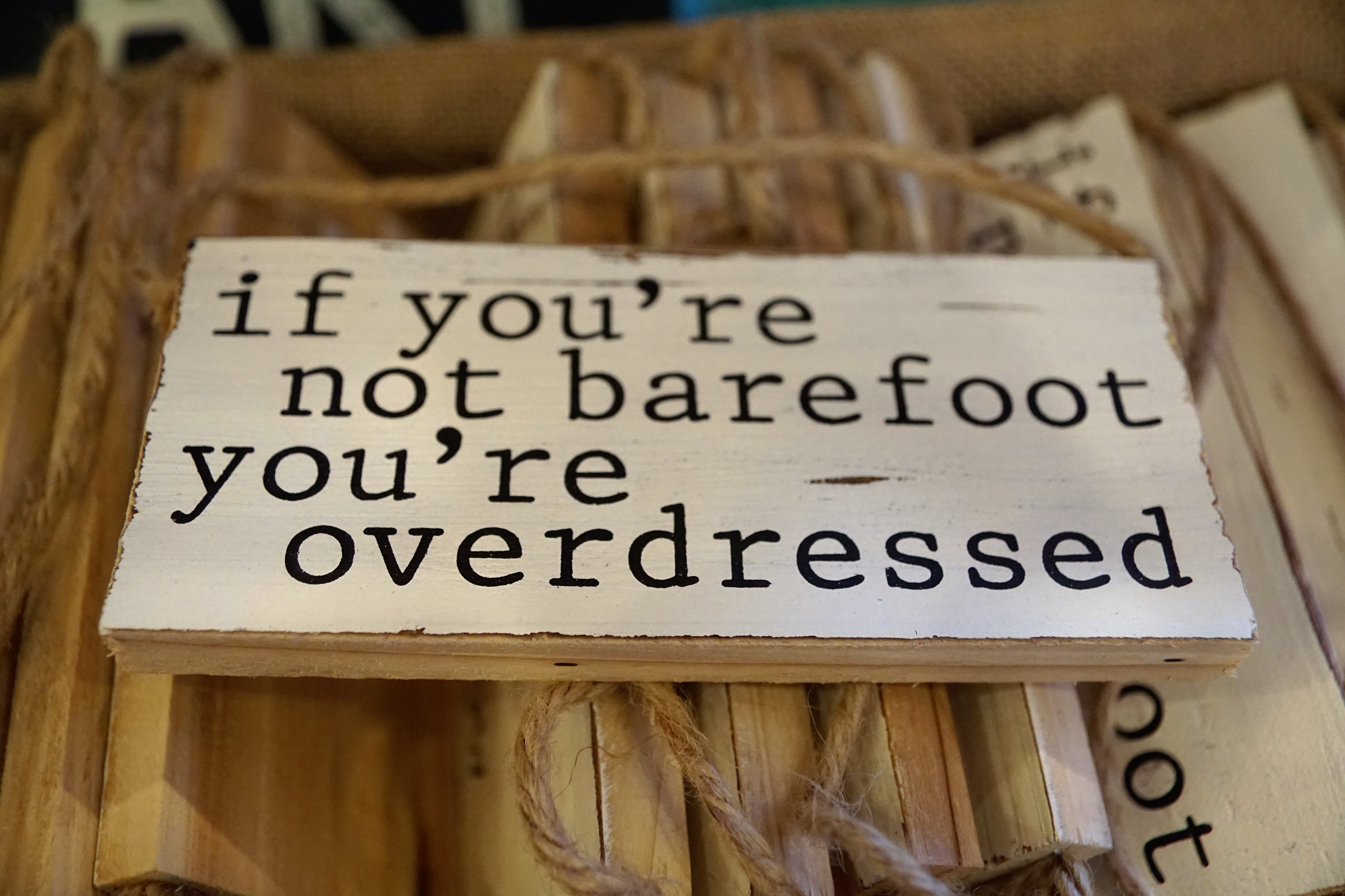 text, no people, saying, barefoot, white, business, indoors, basket, non-western script, 5K, communication, wise, container, western script, wood, sign, HD Wallpaper