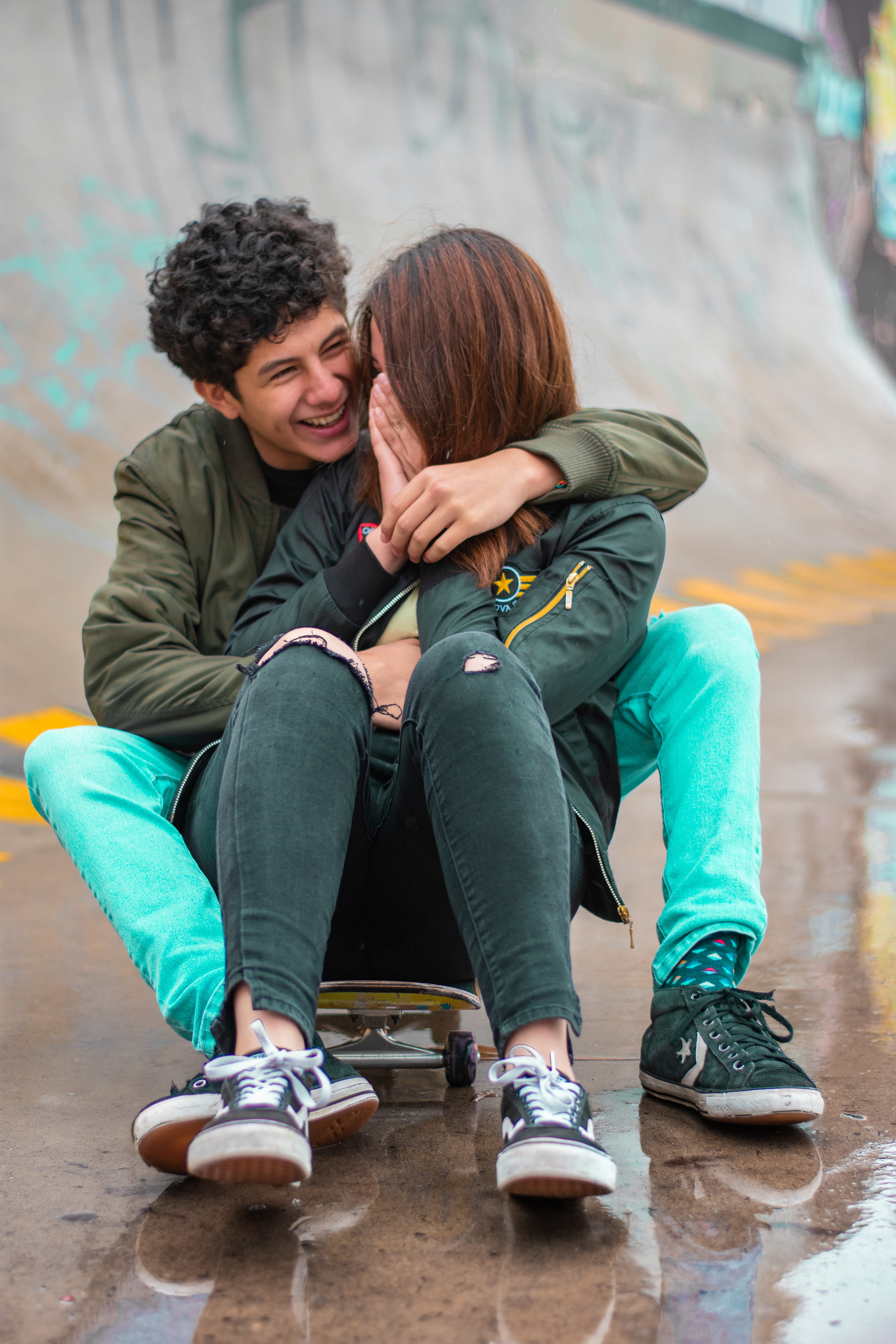 two people, couple - relationship, couple, love, feeling, outdoors, people, bonding, relation, romantic, hairstyle, lifestyles, together, young women, casual clothing, Phone HD Wallpaper