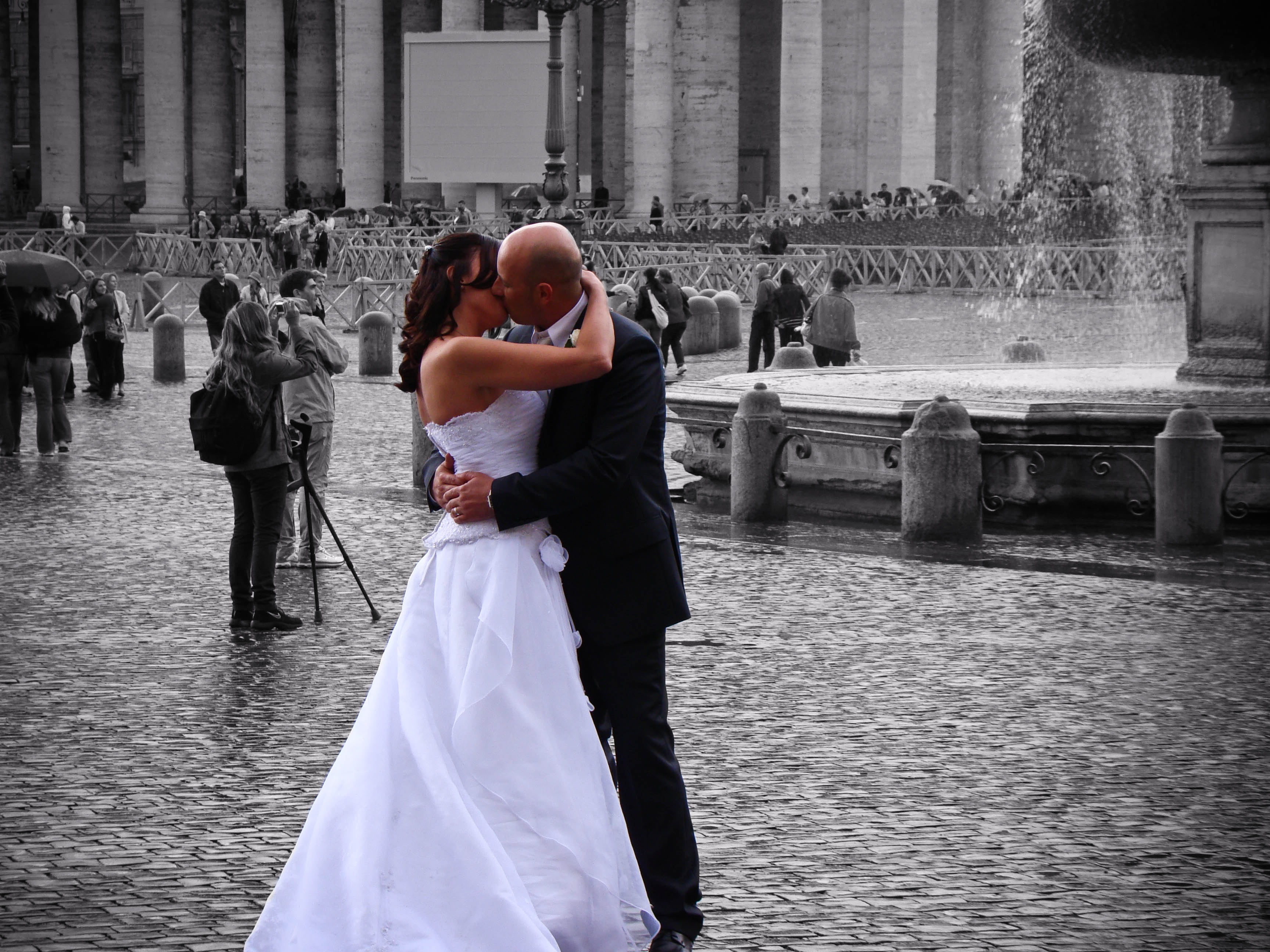 architecture, real people, ceremony, newlyweds, women, bonding, rome, religion, happy, 2K, lifestyles, love, two people, adult, wedding, water, commitment, HD Wallpaper