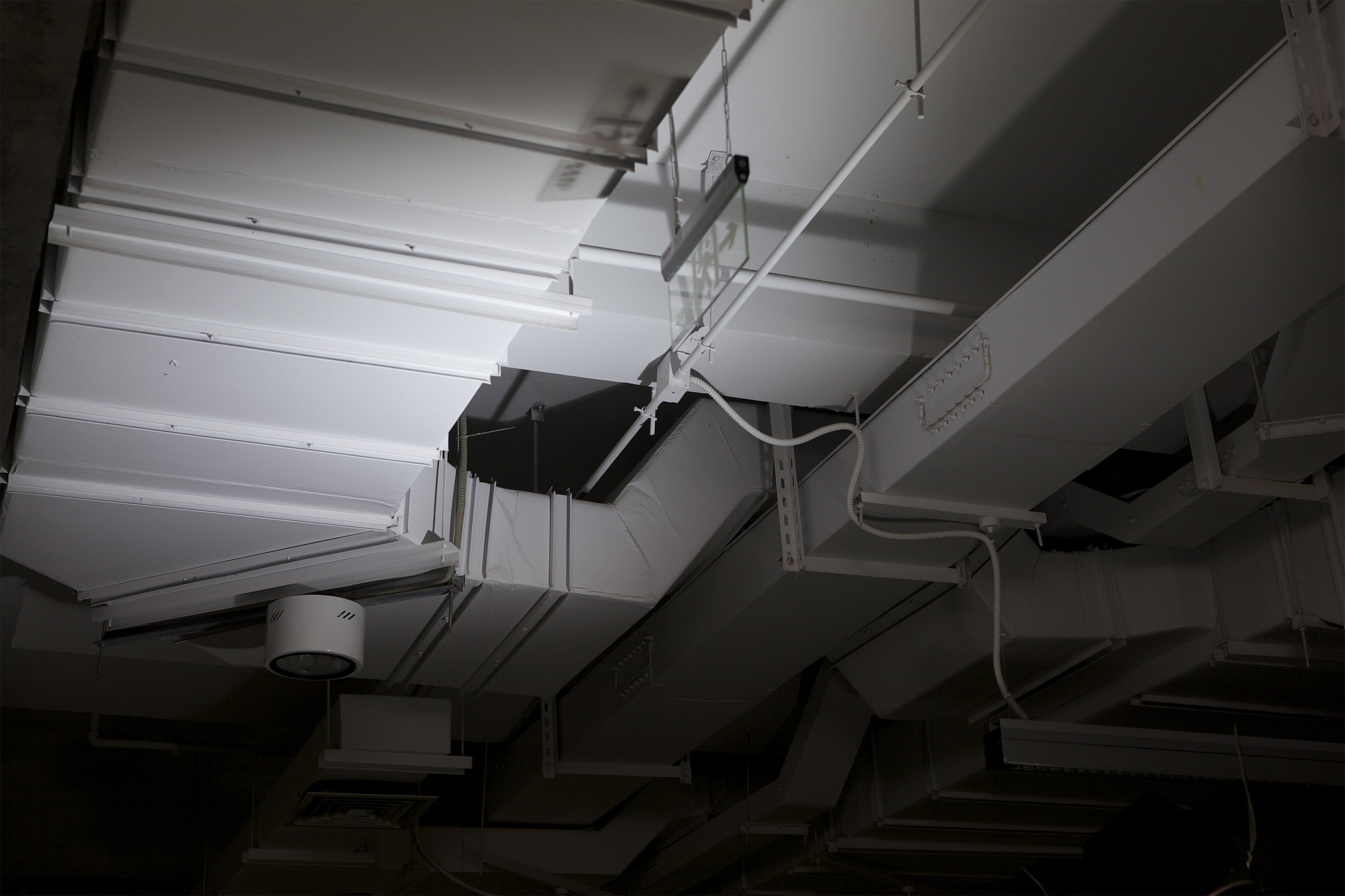 technology, ventilation ducts, industrial, architecture, equipment, electric lamp, day, no people, hanging, white, ceiling, staircase, machine, connection, HD Wallpaper