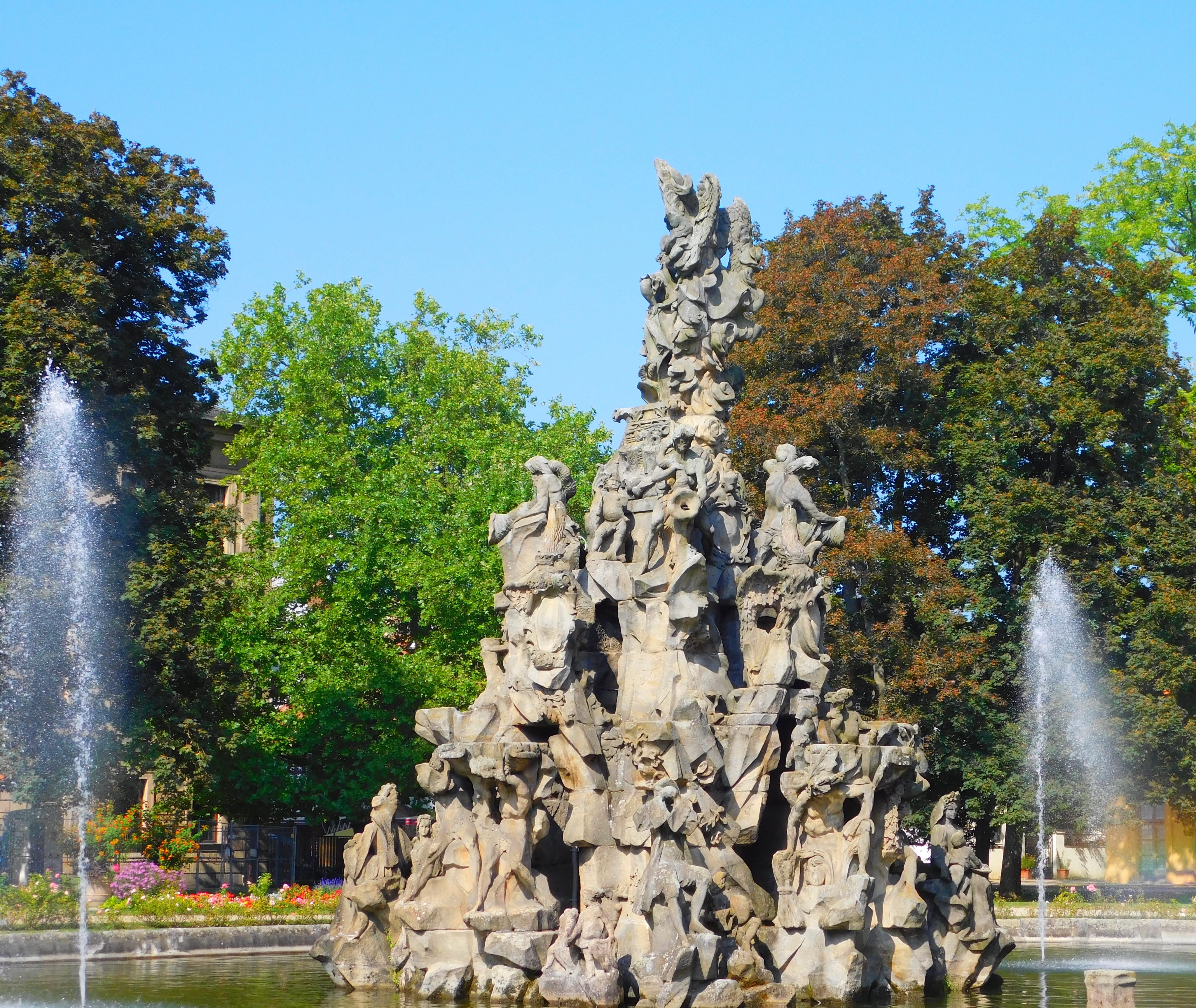Gain, bavaria, water fountain, 4K, huguenot fountain, representation, Fountain, sky, sculpture, day, outdoors, plant, art and craft, creativity, clear sky, HD Wallpaper