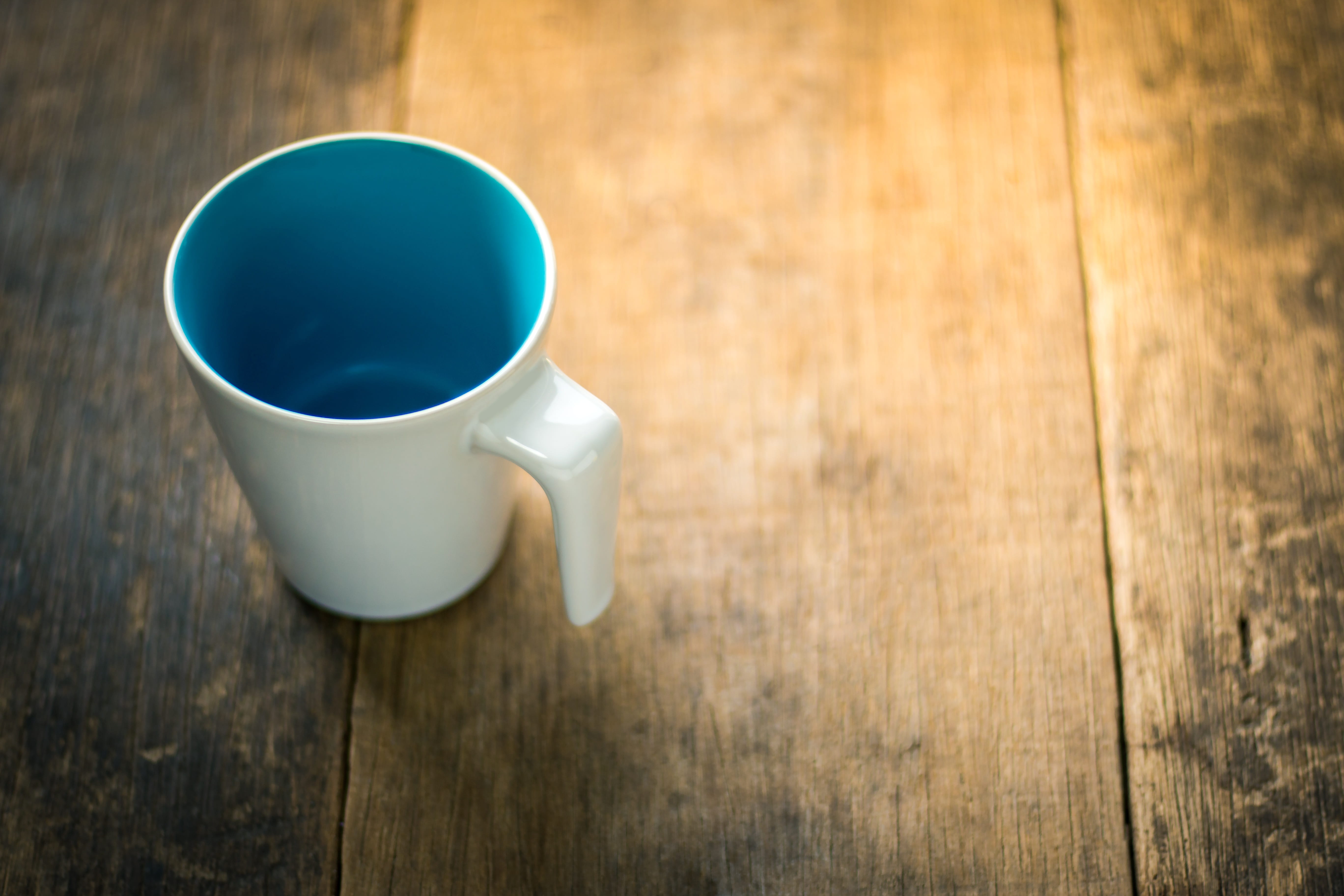 space, table, indoors, coffee cup, 5K, blue, single object, coffee - drink, morning, surface, view, ceramic, drink, hot drink, wood grain, closeup, tea cup, HD Wallpaper