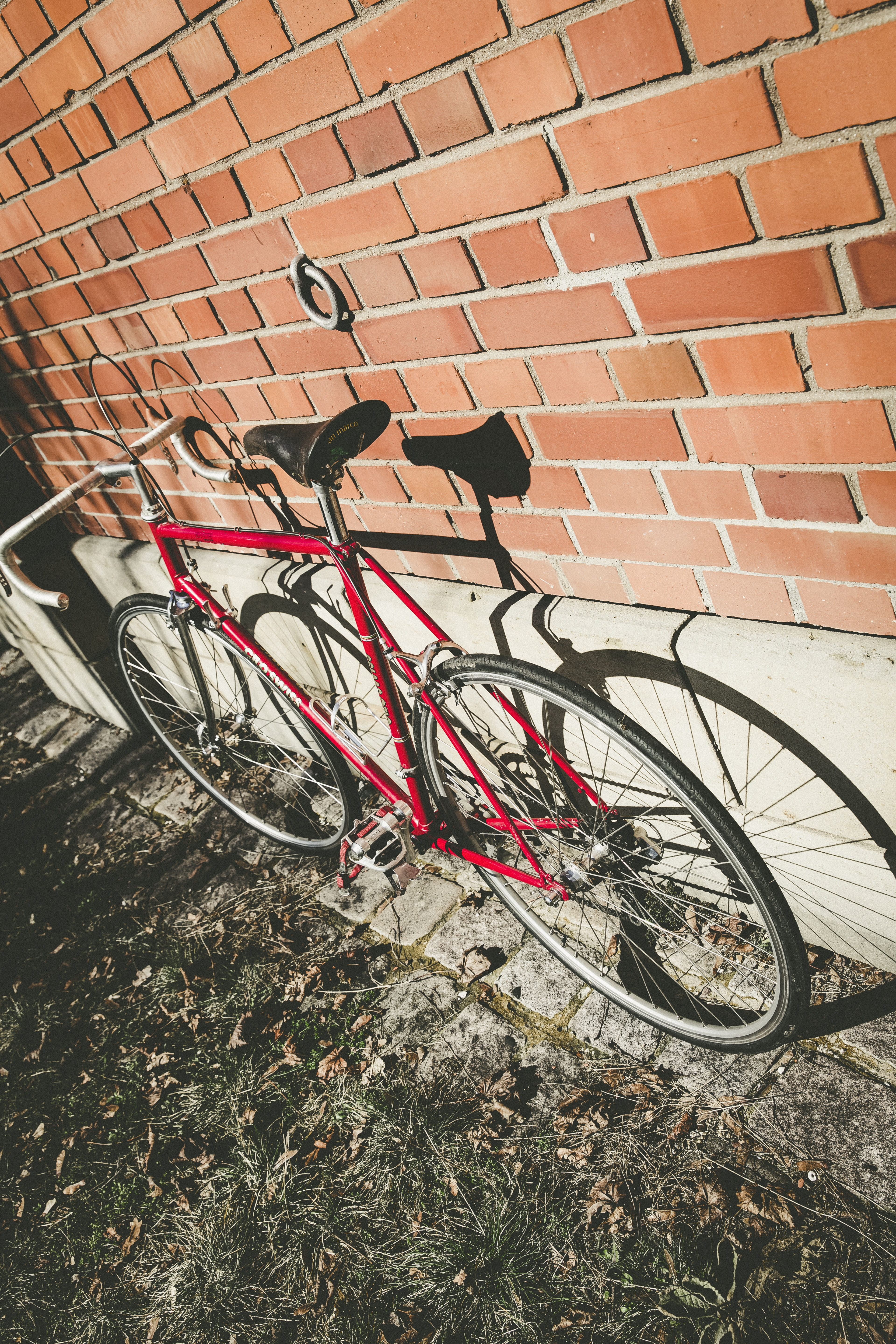 classic, metal, cyclists, retro, transportation, racing cyclists, wall, outdoors, circuit, land vehicle, style, hipster, vintage, racing, 5K, brick wall, Phone HD Wallpaper