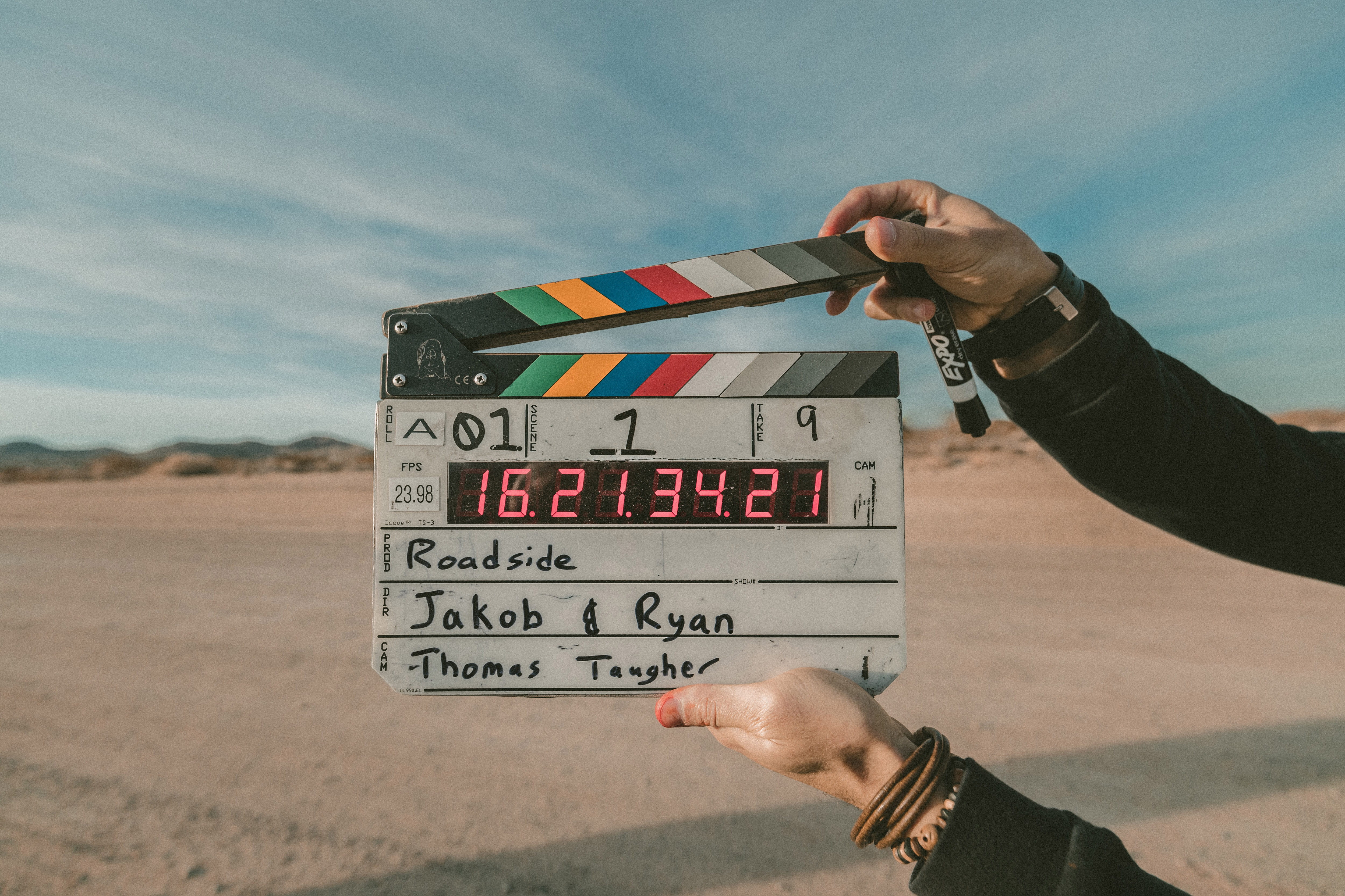 finger, human limb, hands, movies, environment, people, sand, nature, body part, human hand, landscape, western script, 4K, tV, hand, communication, cloud - sky, HD Wallpaper