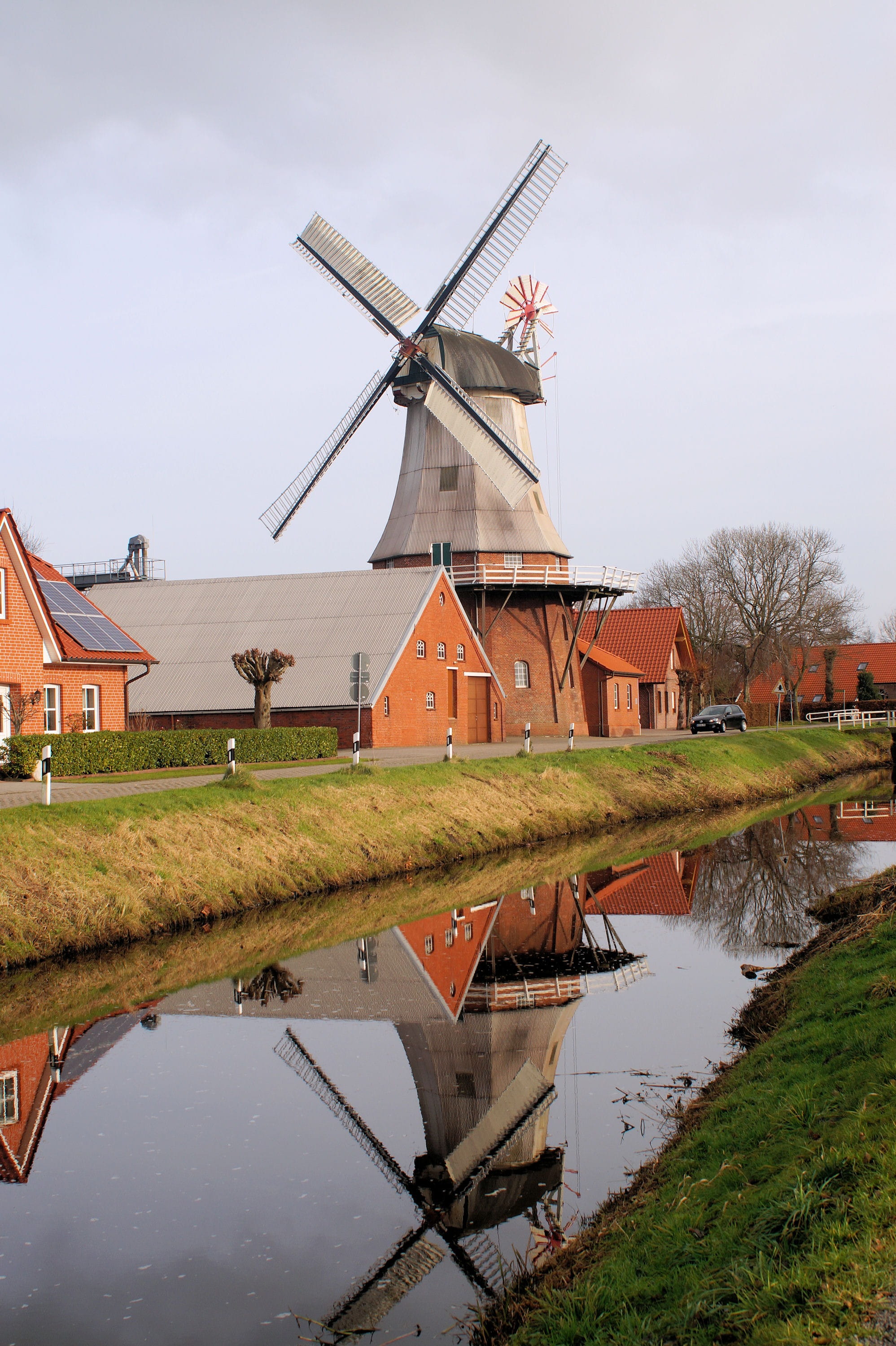 fuel and power generation, dutch Culture, cultures, kinderdijk, alternative energy, east frisia, old, turbine, rural Scene, architecture, canal, environmental conservation, Phone HD Wallpaper