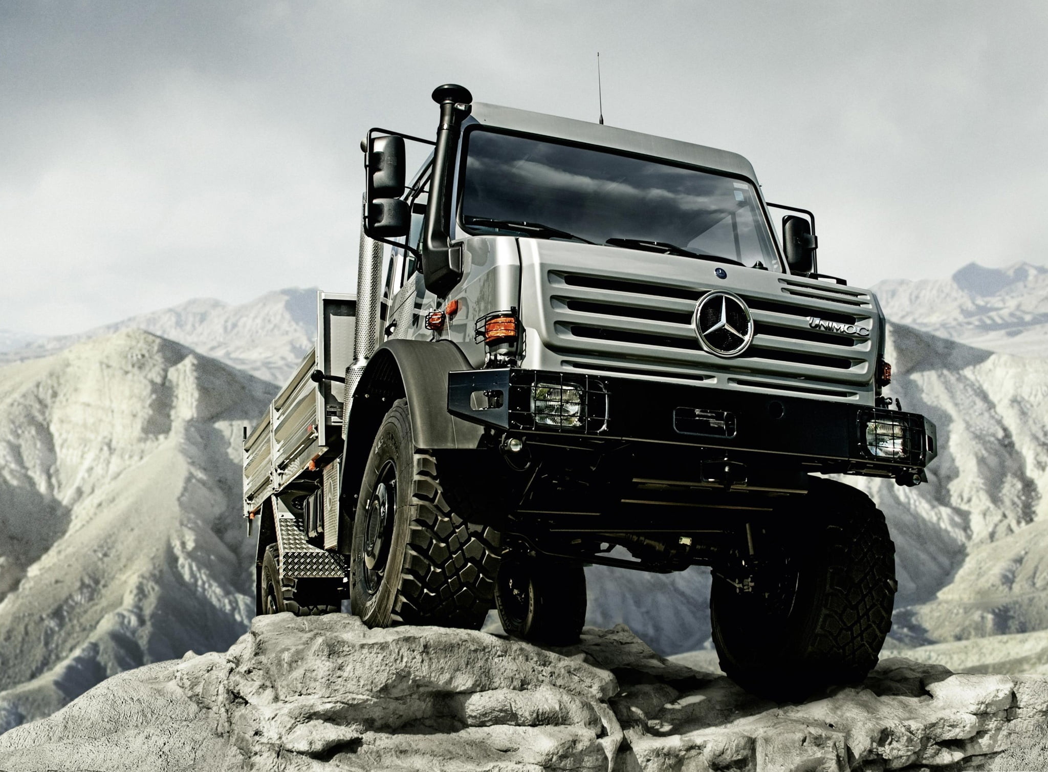 rock, u5000, no people, mountain, rock - object, truck, land, cloud - sky, transportation, mountain range, 1080P, land vehicle, outdoors, vehicle, gray, HD Wallpaper