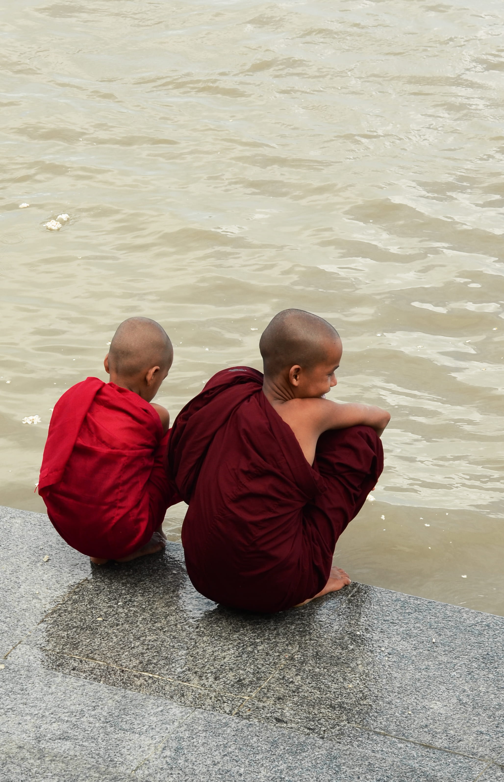 people, monk, kyaukse, myanmar, travel, journey, rear view, outdoors, day, men, myanmar (burma), culture, real people, lake, water, pair, river, friends, Phone HD Wallpaper