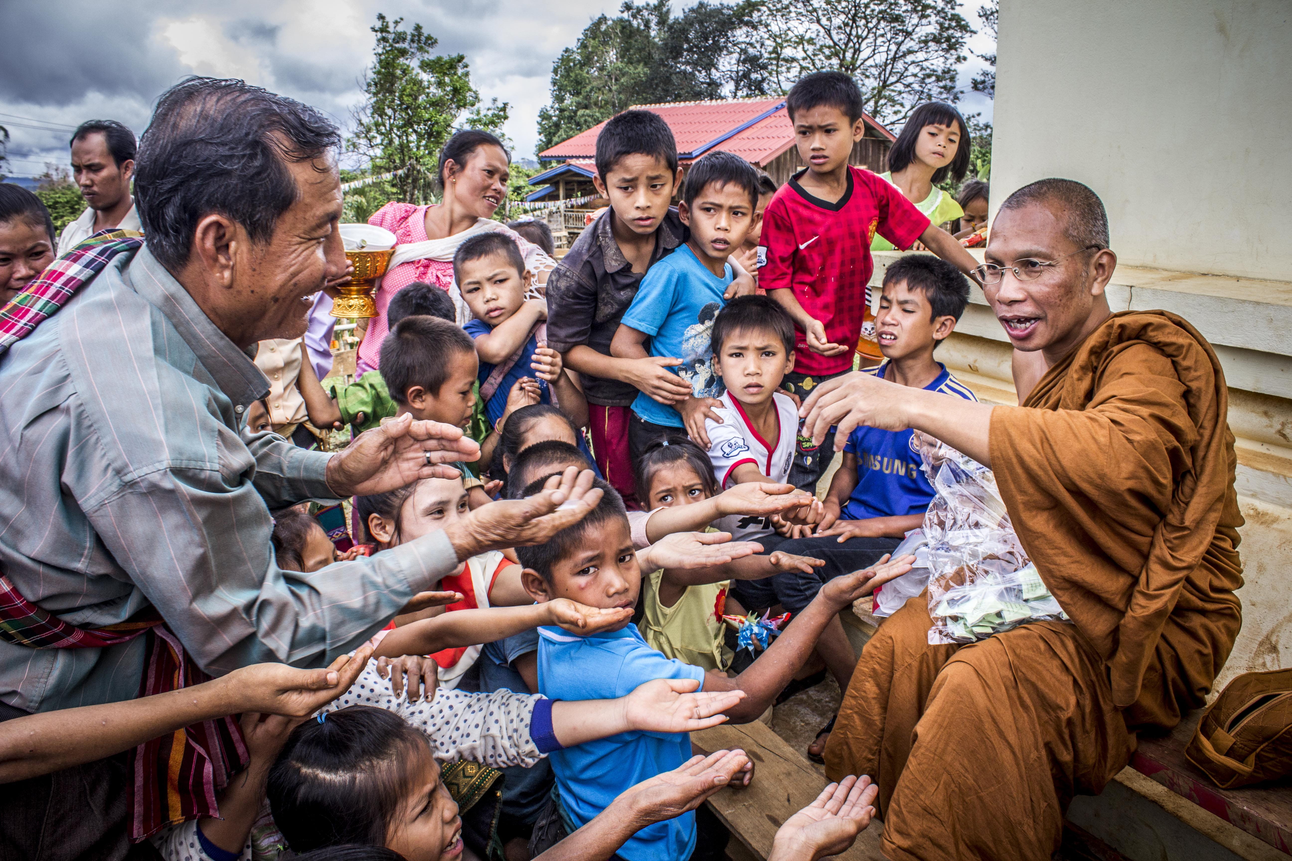 childhood, real people, hands, eyewear, men, males, smiling, offspring, large group of people, standing, monk, asia, togetherness, wooden bench, begging, HD Wallpaper