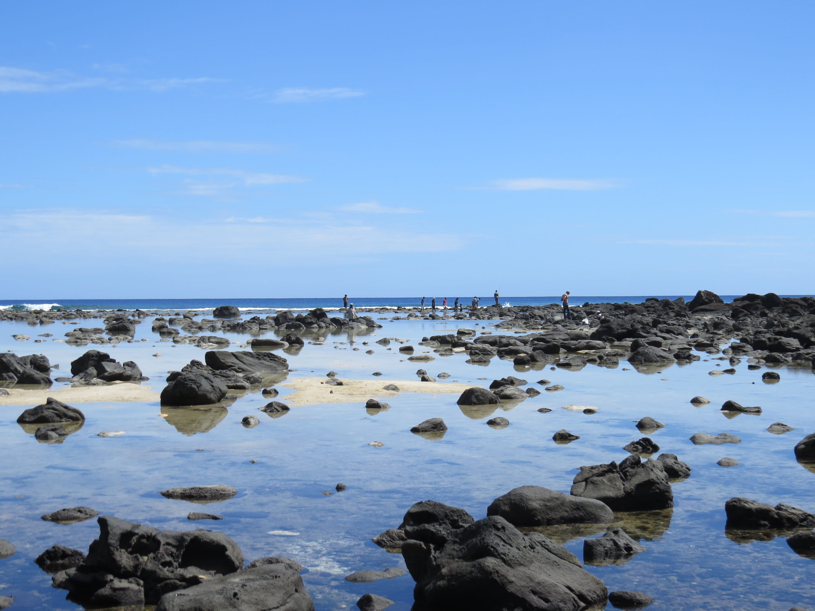 outdoors, beach, sea, rock, 2K, cloud - sky, Stones, tourism, blue, mar, rock - object, horizon over water, day, tranquility, dream, rocky coastline, litoral, HD Wallpaper