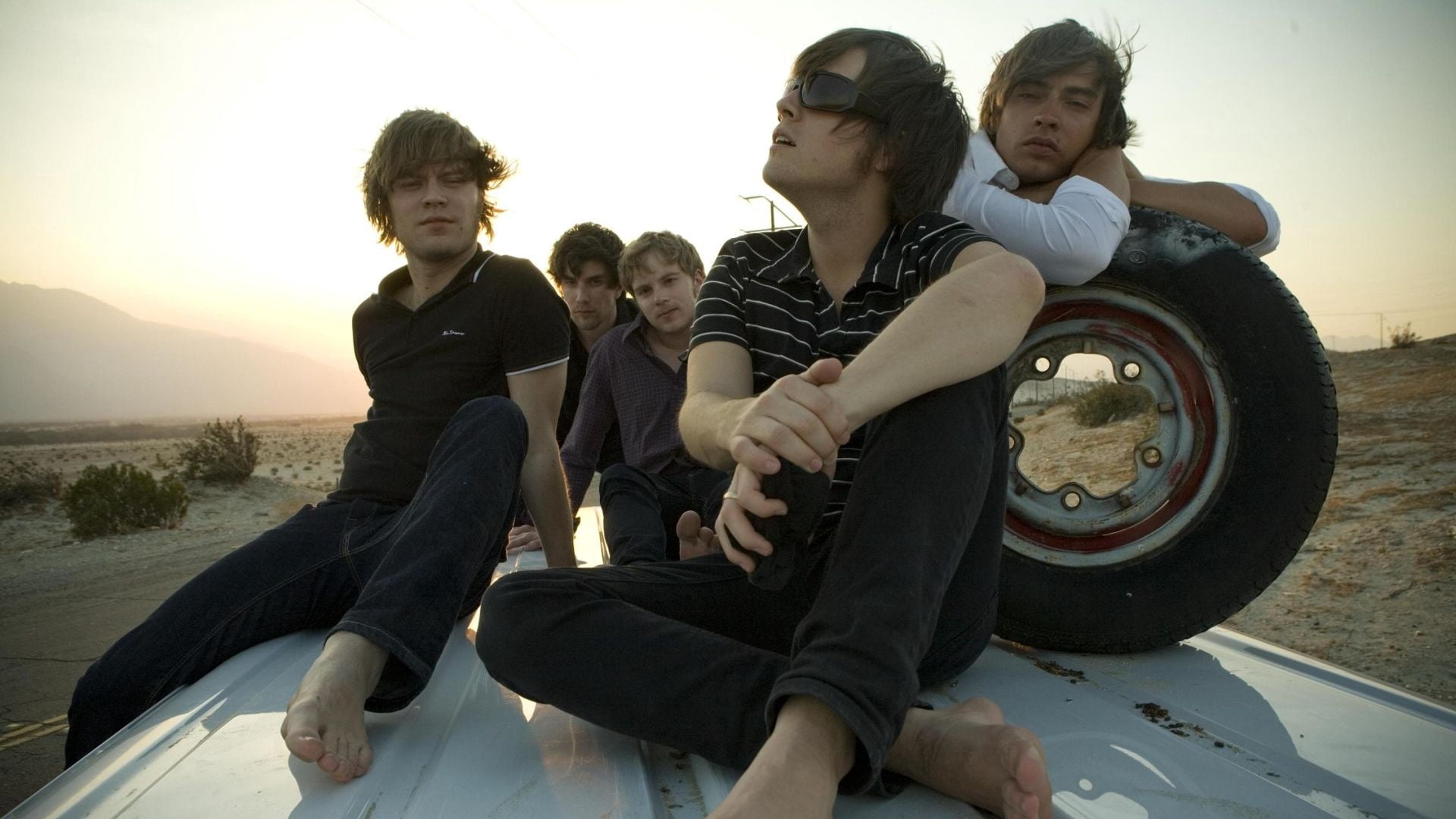 sunset, black, sitting, boys, 1080P, wheel, child, adolescence, mando diao, teenager, females, sky, full length, band, males, group of people, leisure activity, HD Wallpaper