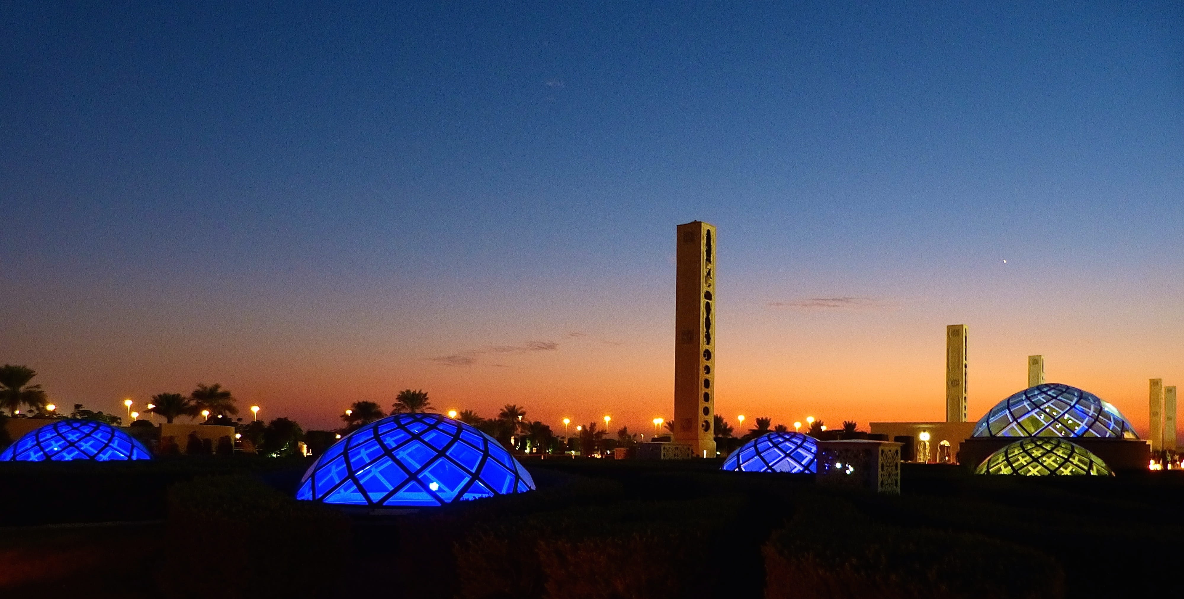 no people, building, dusk, Abu Dhabi, built structure, building exterior, outdoors, nightlife, ferris wheel, urban skyline, night, illuminated, architecture, HD Wallpaper