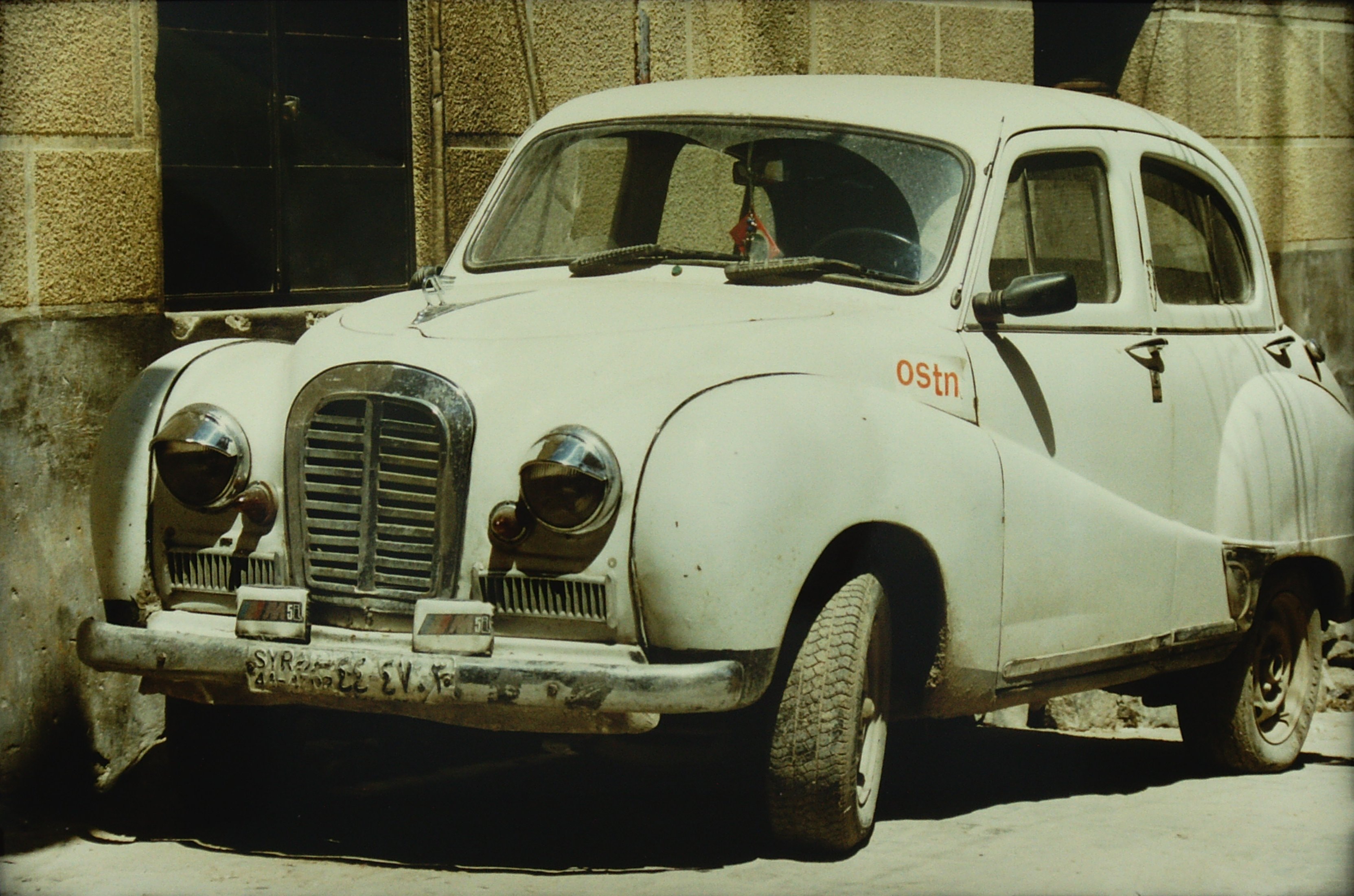 classic, transportation, abandoned, architecture, 2K, car, vehicle, vintage, old, syria, day, vintage car, land vehicle, rusty, travel, retro styled, built structure, HD Wallpaper