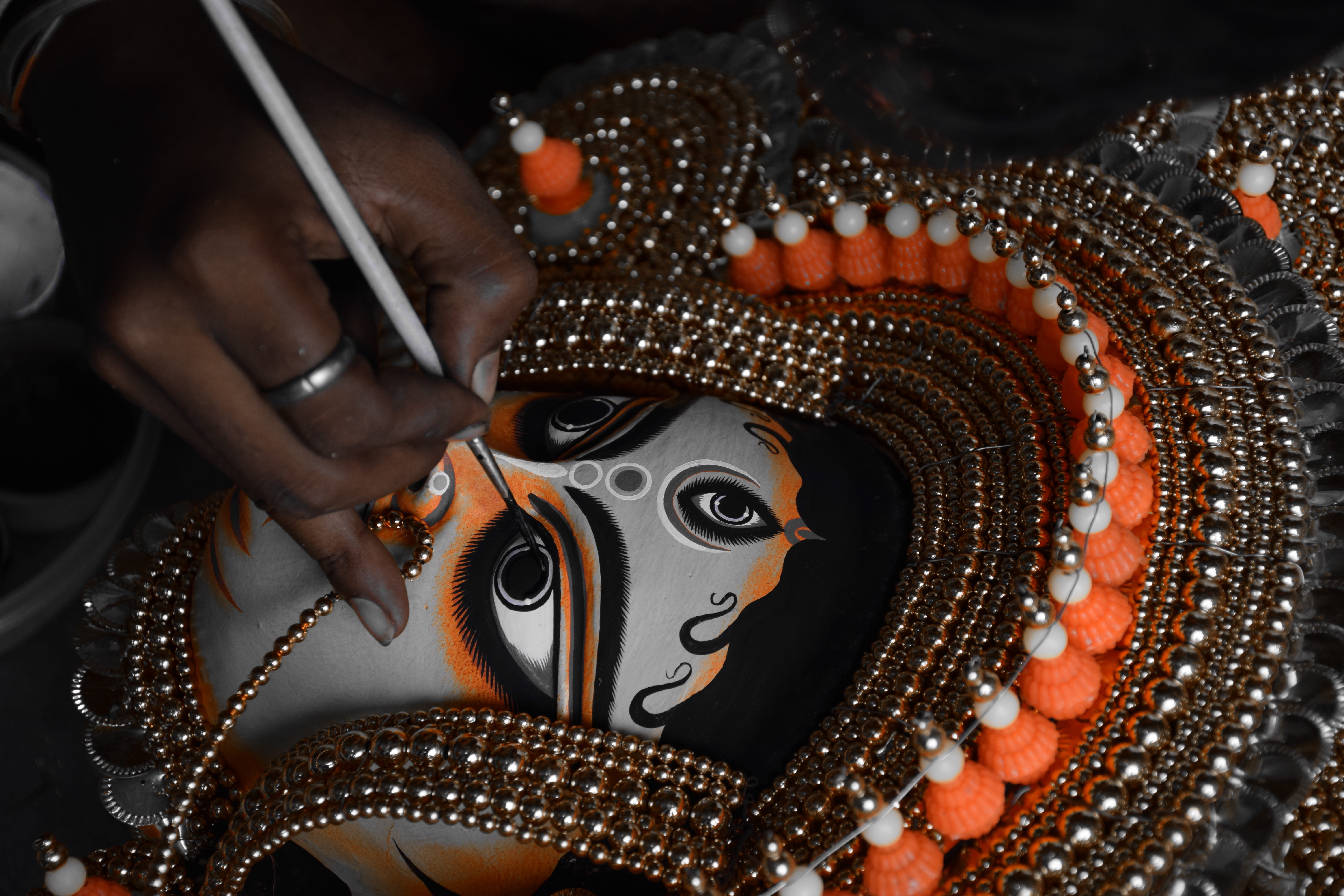 chau mask, technology, chau dance, finger, octopus, west bengal, human body part, holding, close-up, human finger, representation, hand, purulia, creativity, HD Wallpaper