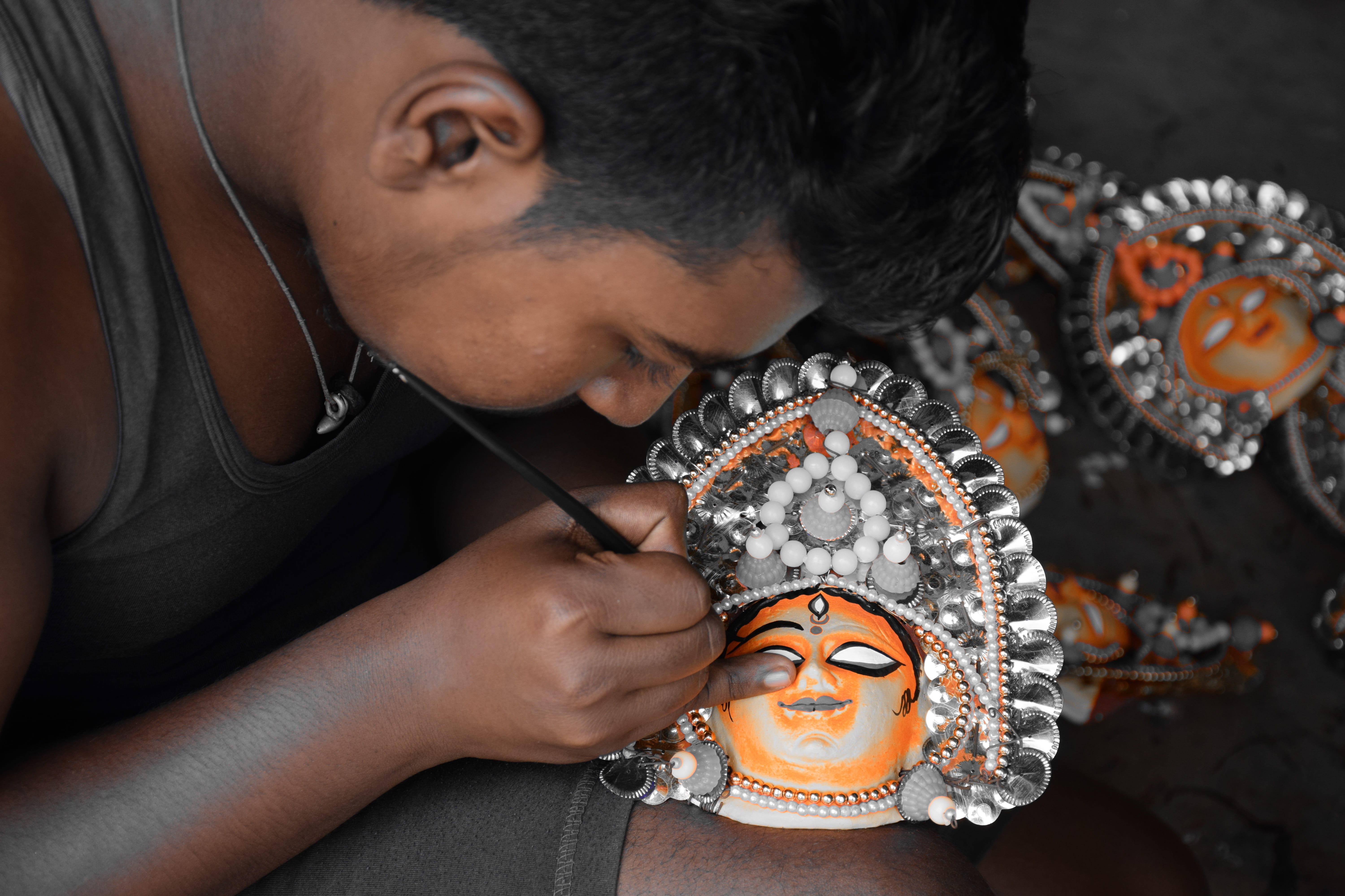 black hair, 5K, headshot, performance, arijit photo, arts culture and entertainment, close-up, india, people, jewelry, indoors, purulia, chau mask, holding, HD Wallpaper