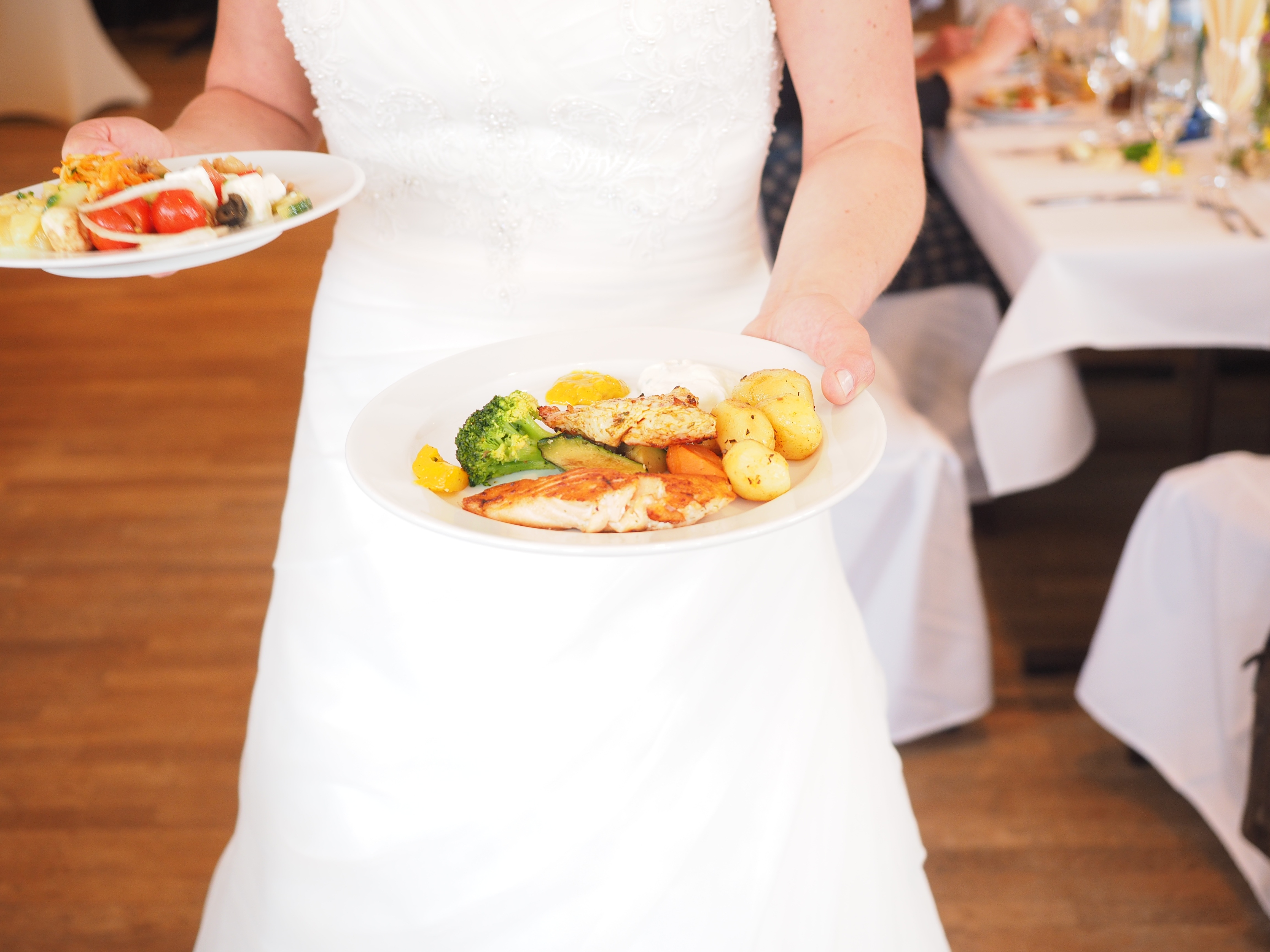 bride, holding, serve, one person, eat, plate, lifestyles, freshness, serving, menu, ready-to-eat, wedding, foods, adult, wellbeing, food and drink, 4K, HD Wallpaper