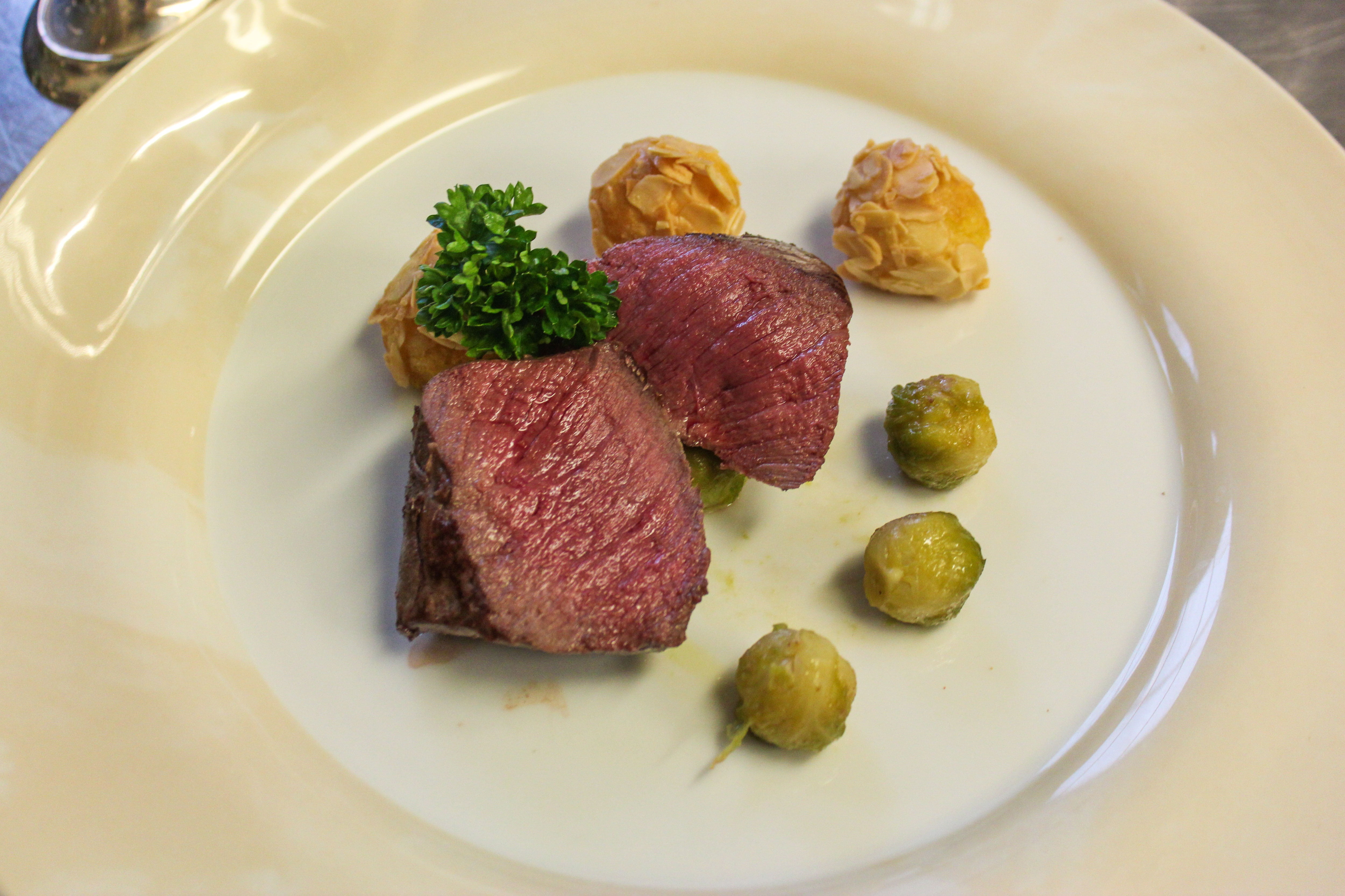 grilled, herb, main course, 4K, food, brussels sprouts, eat, gourmet, dinner, gourmet restaurant, ready-to-eat, food and drink, meal, venison, high angle view, HD Wallpaper