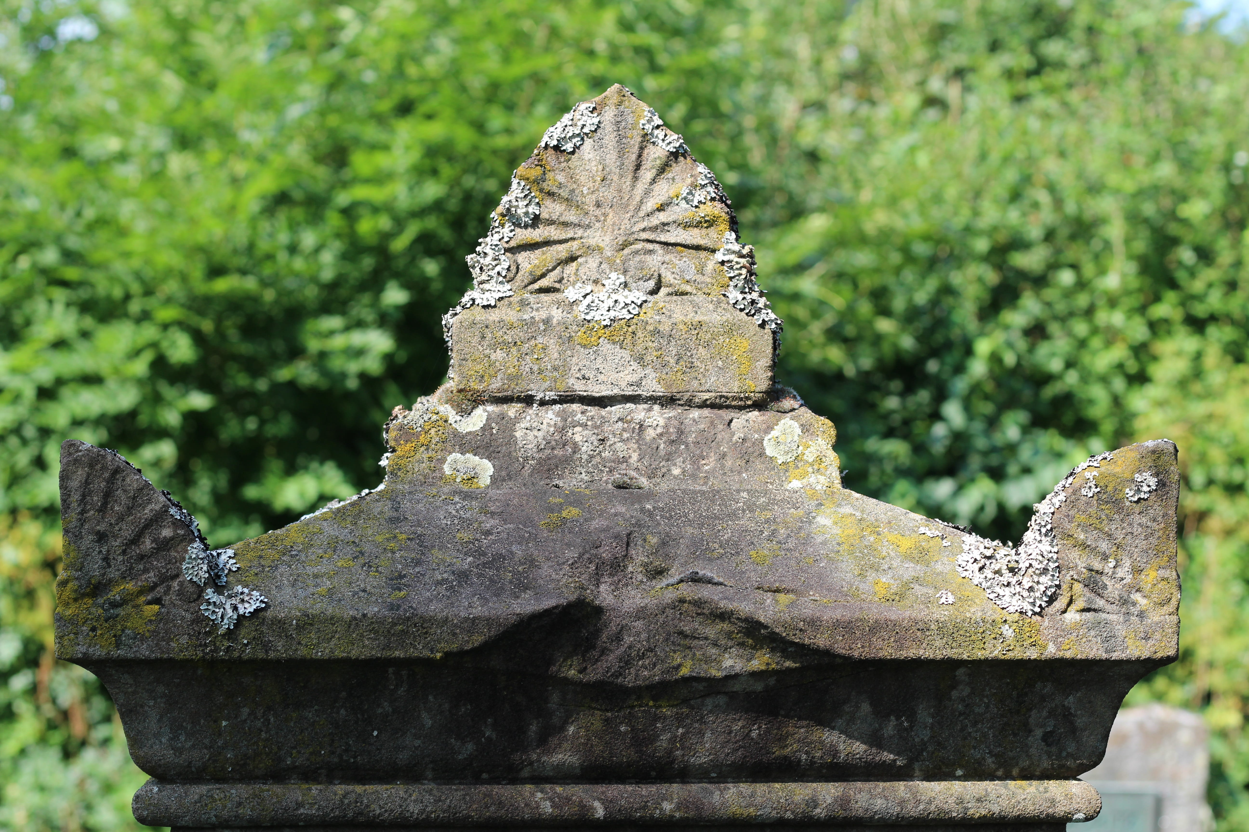 metal, rusty, day, memory, old, focus on foreground, solid, resting place, close-up, art and craft, cemetery, grave, architecture, plant, jewish cemetery, HD Wallpaper
