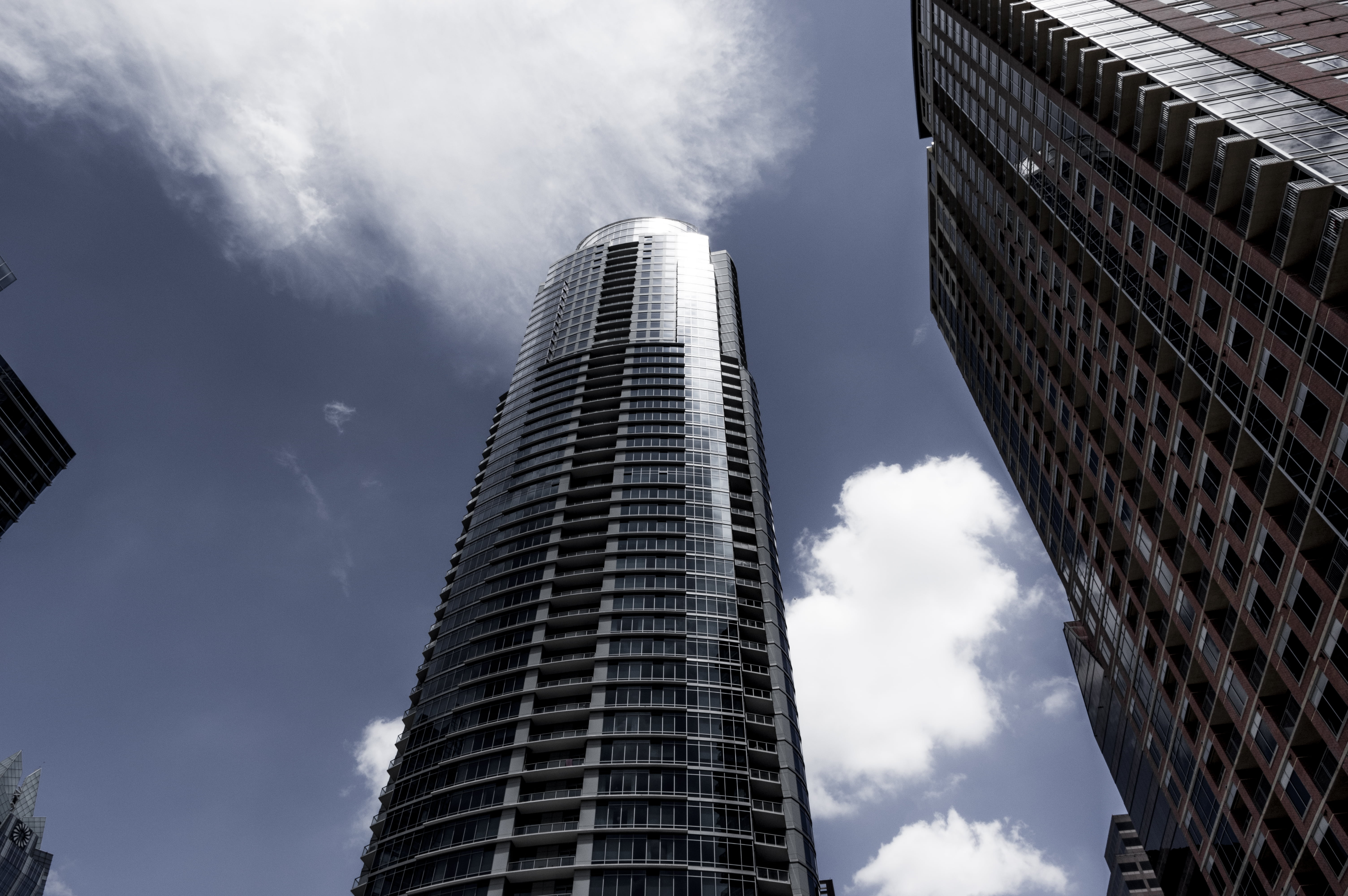 no people, downtown, cityscape, city, office, daylight, low angle view, contemporary, sky, finance, built structure, window, architectural design, office building exterior, HD Wallpaper
