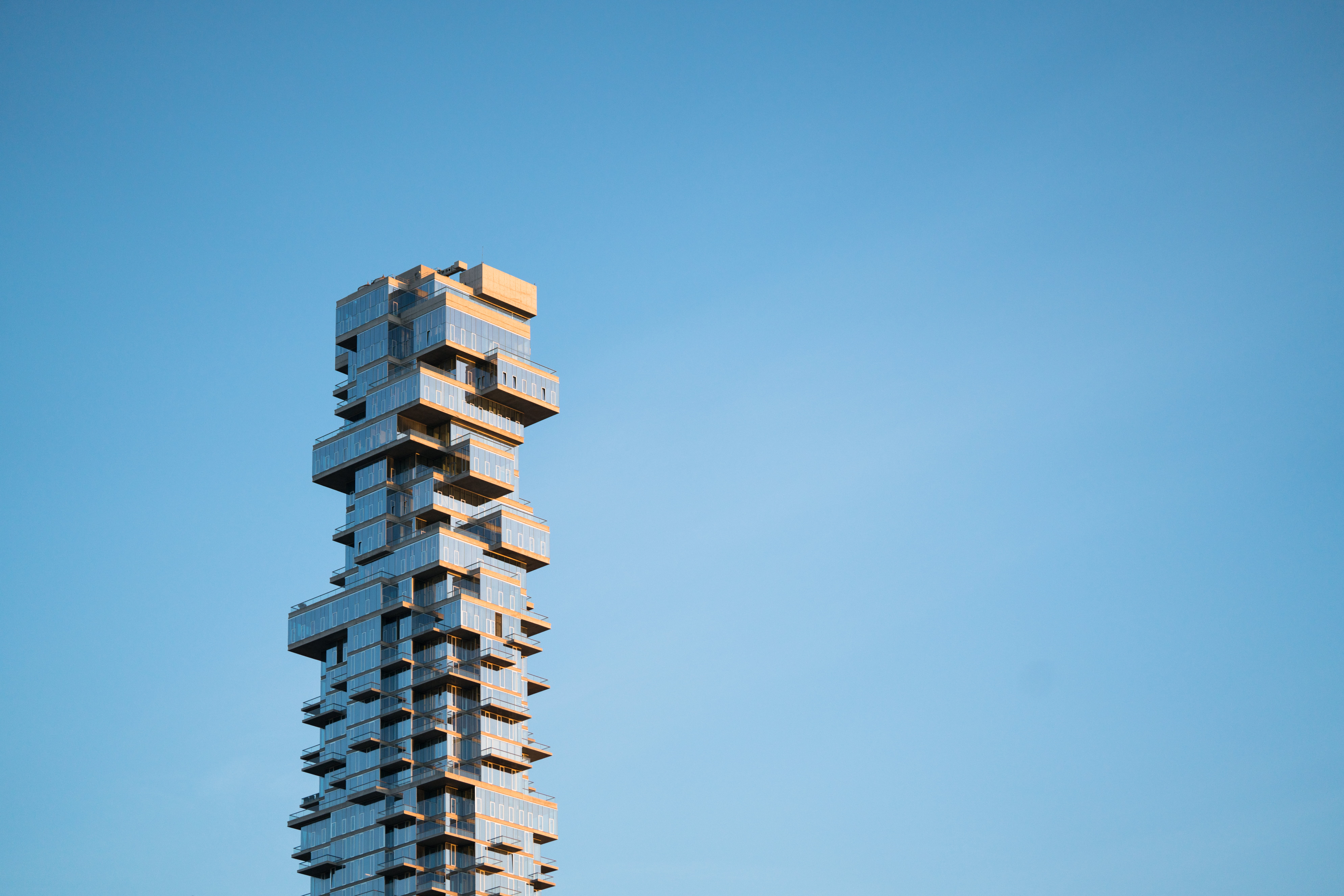 daylight, finance, copy space, sunny, travel, building, outdoors, skyscraper, nature, facade, global communications, no people, built structure, tower, HD Wallpaper