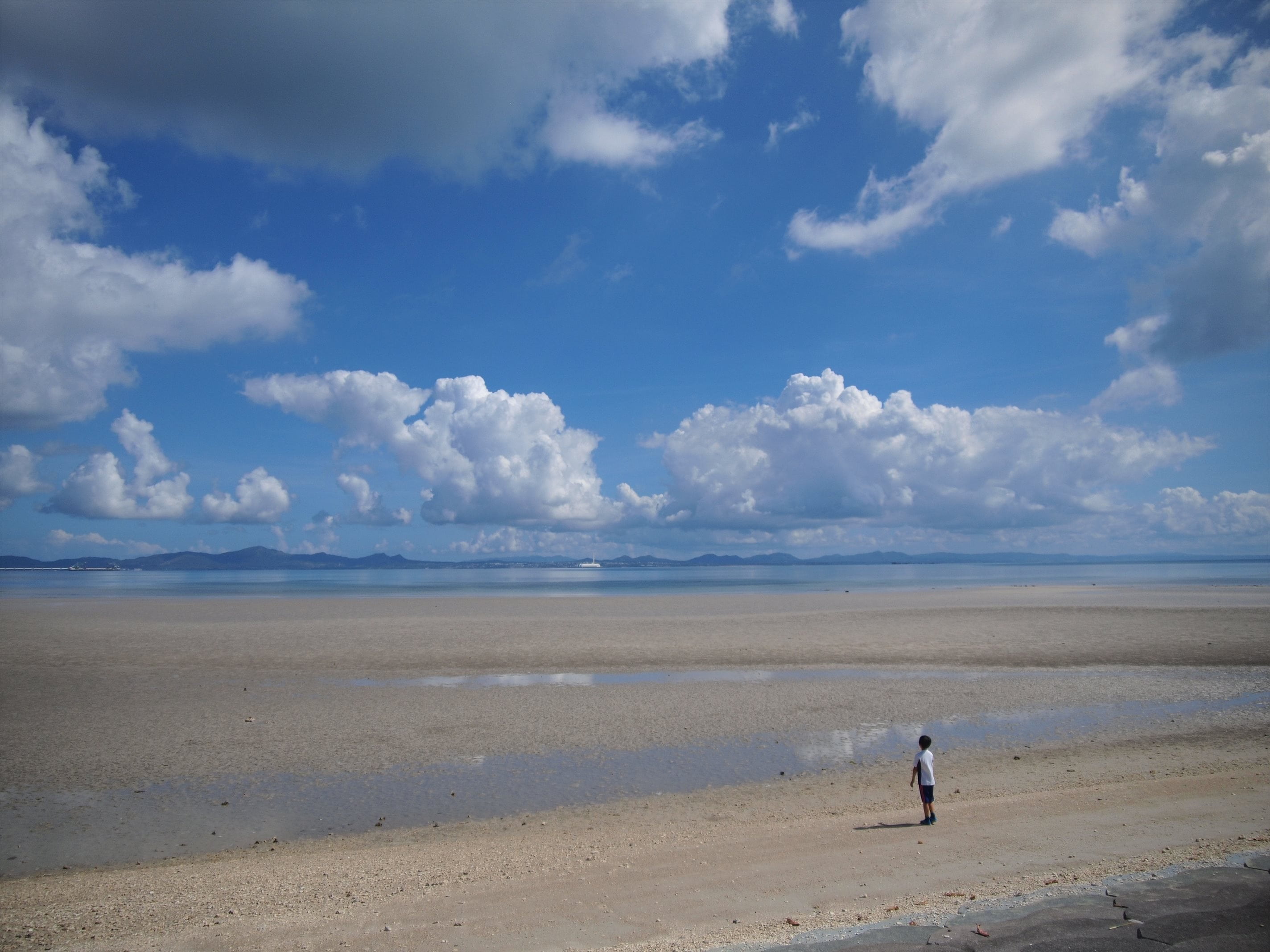 cloud - sky, sky, scenics - nature, namihen, people, day, sandy, horizon over water, leisure activity, men, sea, nature, tranquil scene, water, non-urban scene, HD Wallpaper