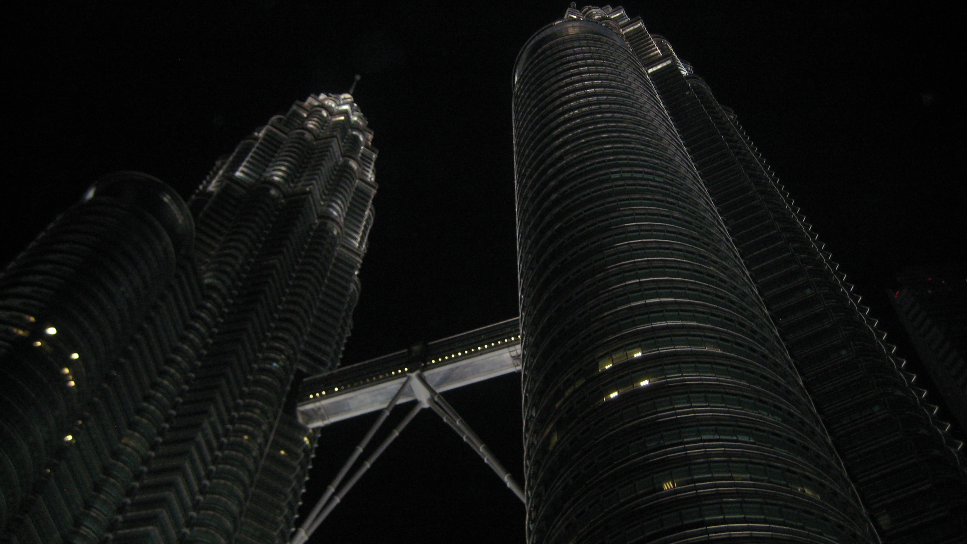 2K, low angle view, outdoors, building, nature, city, building exterior, tall - high, malaysia, bridge, architecture, modern, tower, built structure, dark, HD Wallpaper