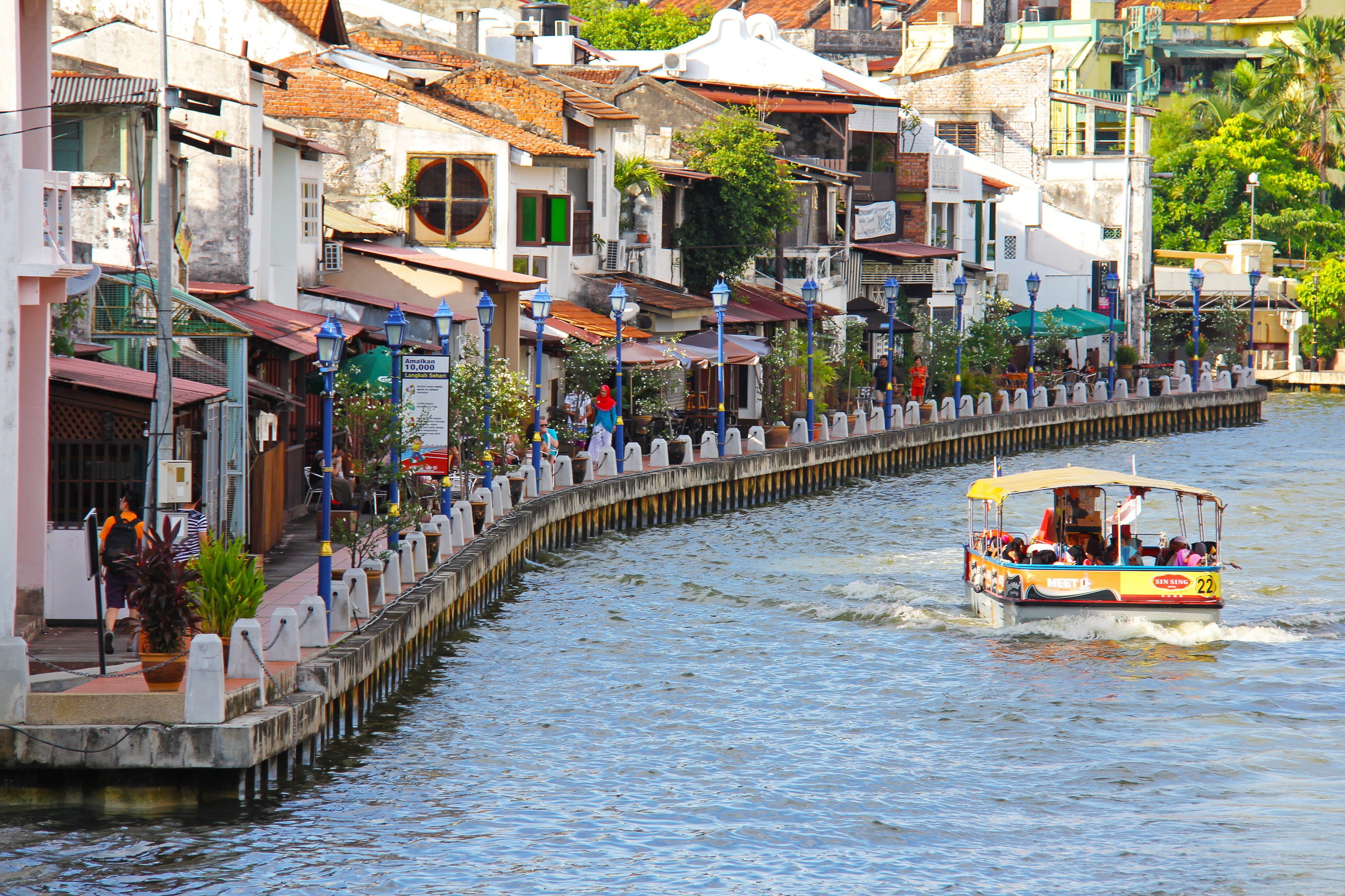 nature, men, city, popular, large group of people, scenery, outdoors, incidental people, passenger craft, building exterior, malacca river, happy, transportation, HD Wallpaper